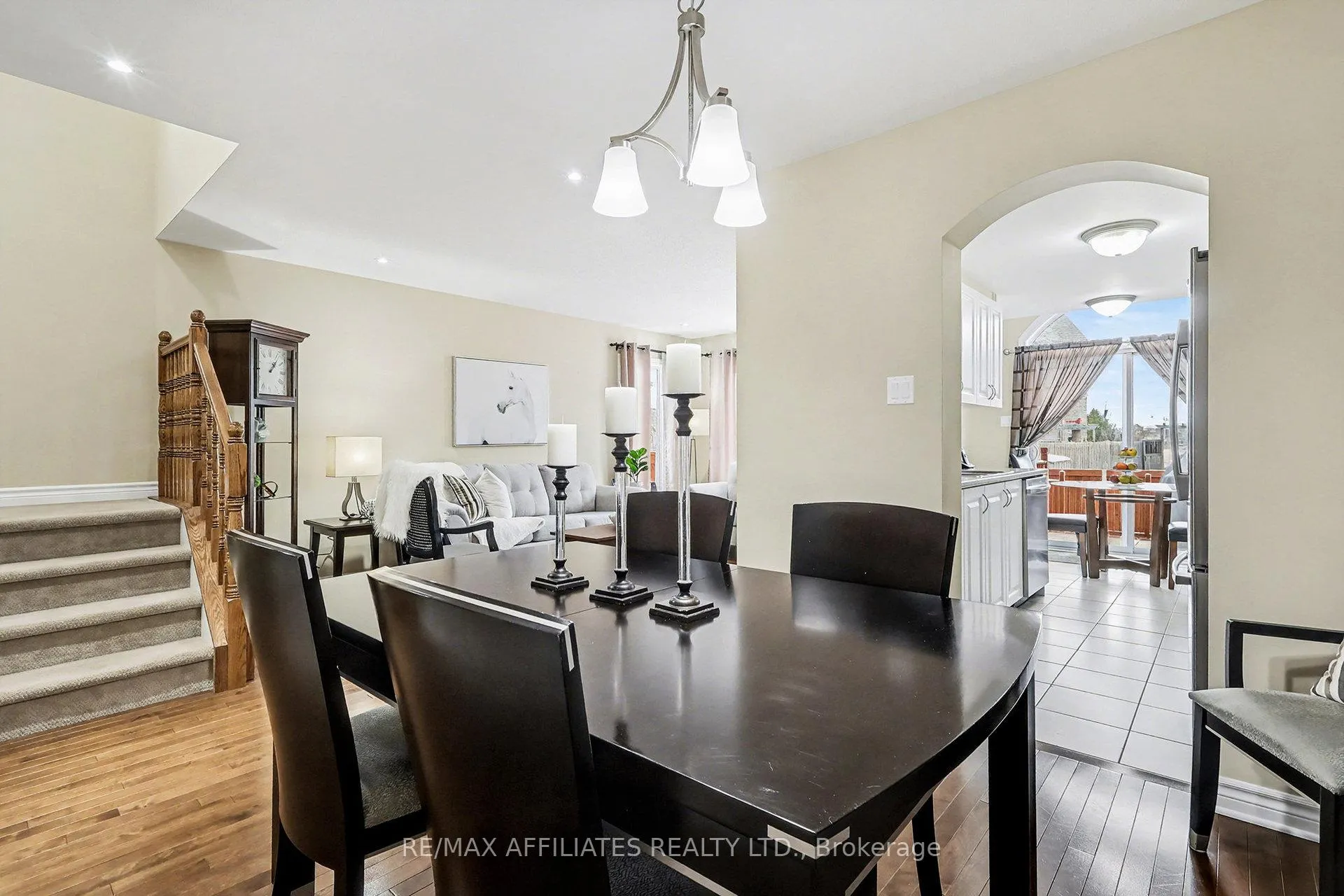 Photo 11 of 876 Ashenvale Way, Ottawa, Avalon East — HOMEH