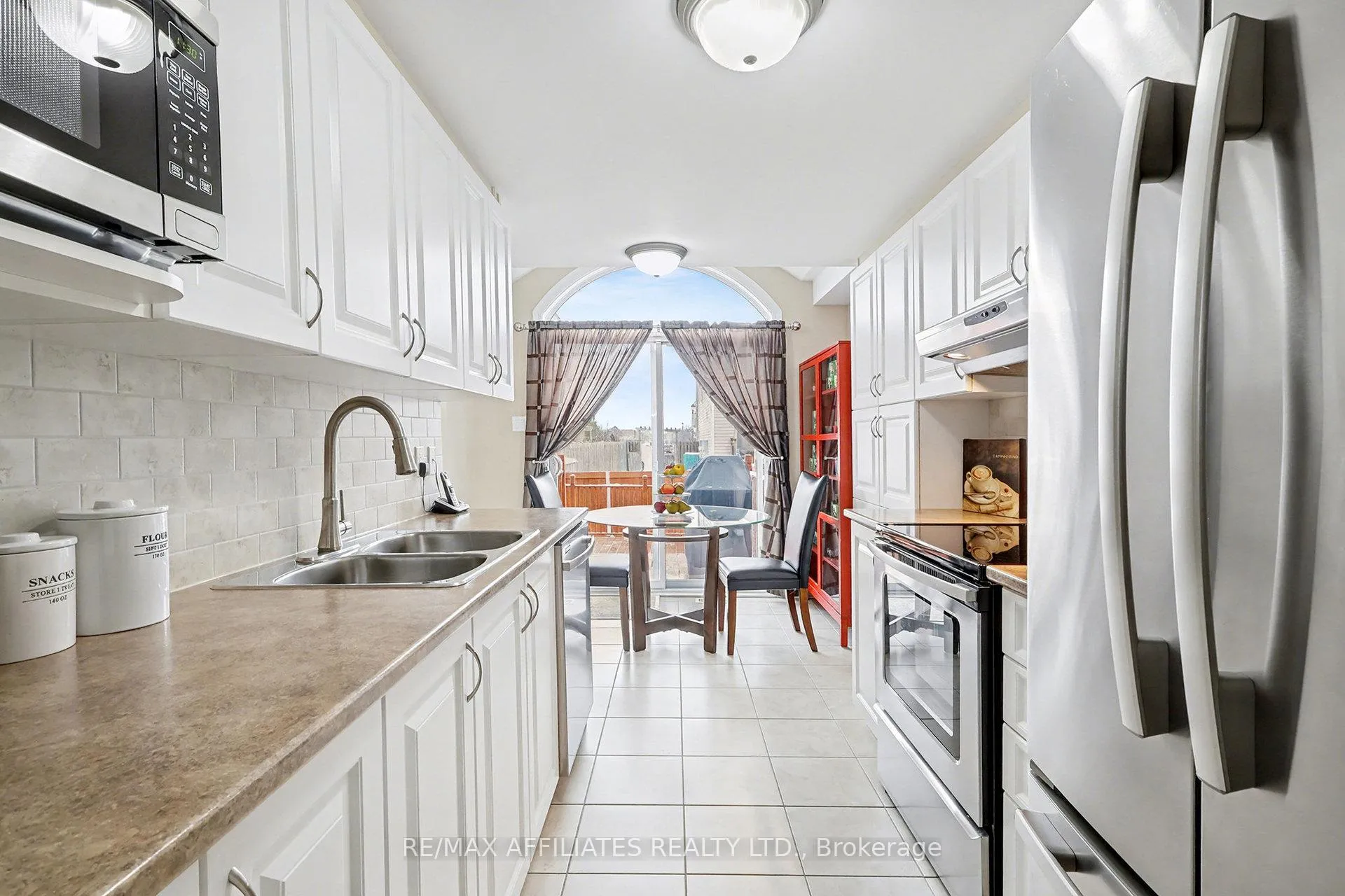Photo 12 of 876 Ashenvale Way, Ottawa, Avalon East — HOMEH