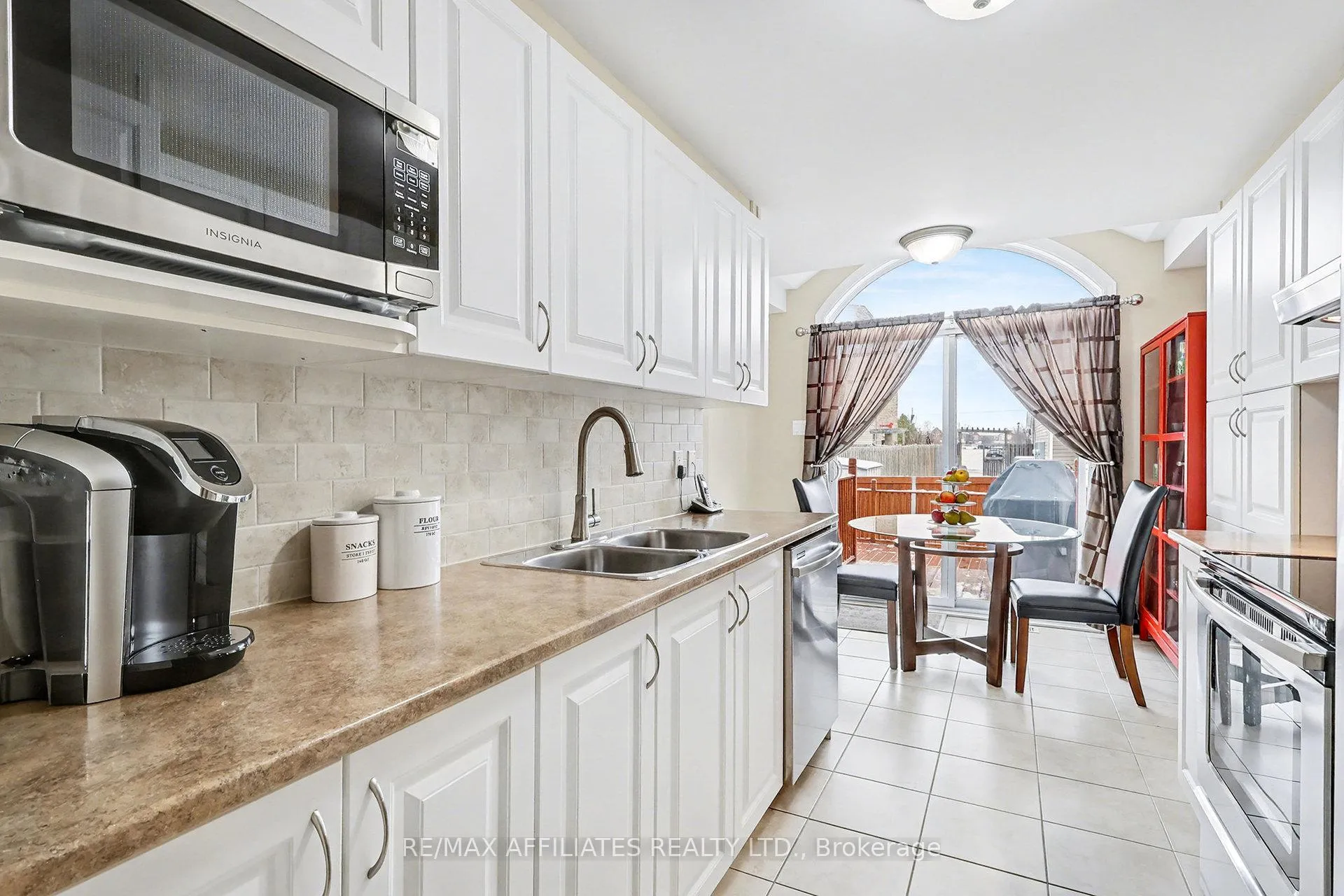 Photo 13 of 876 Ashenvale Way, Ottawa, Avalon East — HOMEH