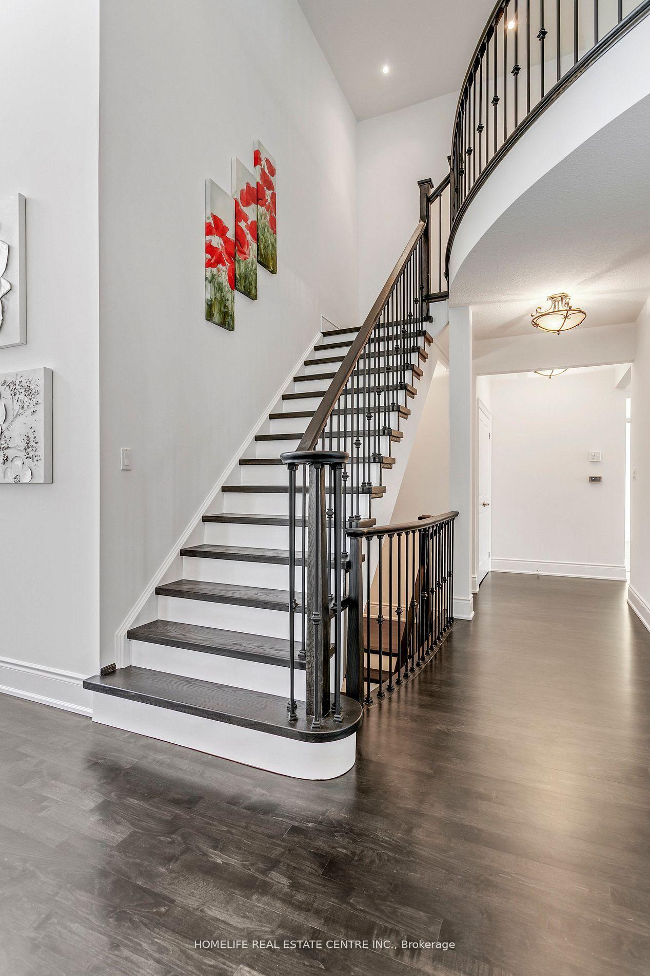 Photo 17 of 60 Young Court, Orangeville — HOMEH