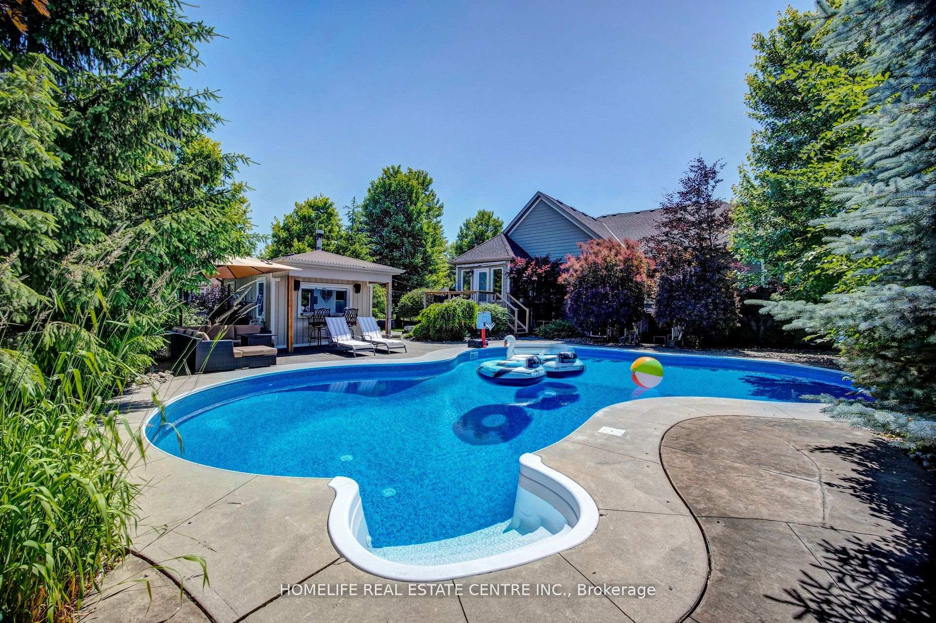 Photo 31 of 60 Young Court, Orangeville — HOMEH
