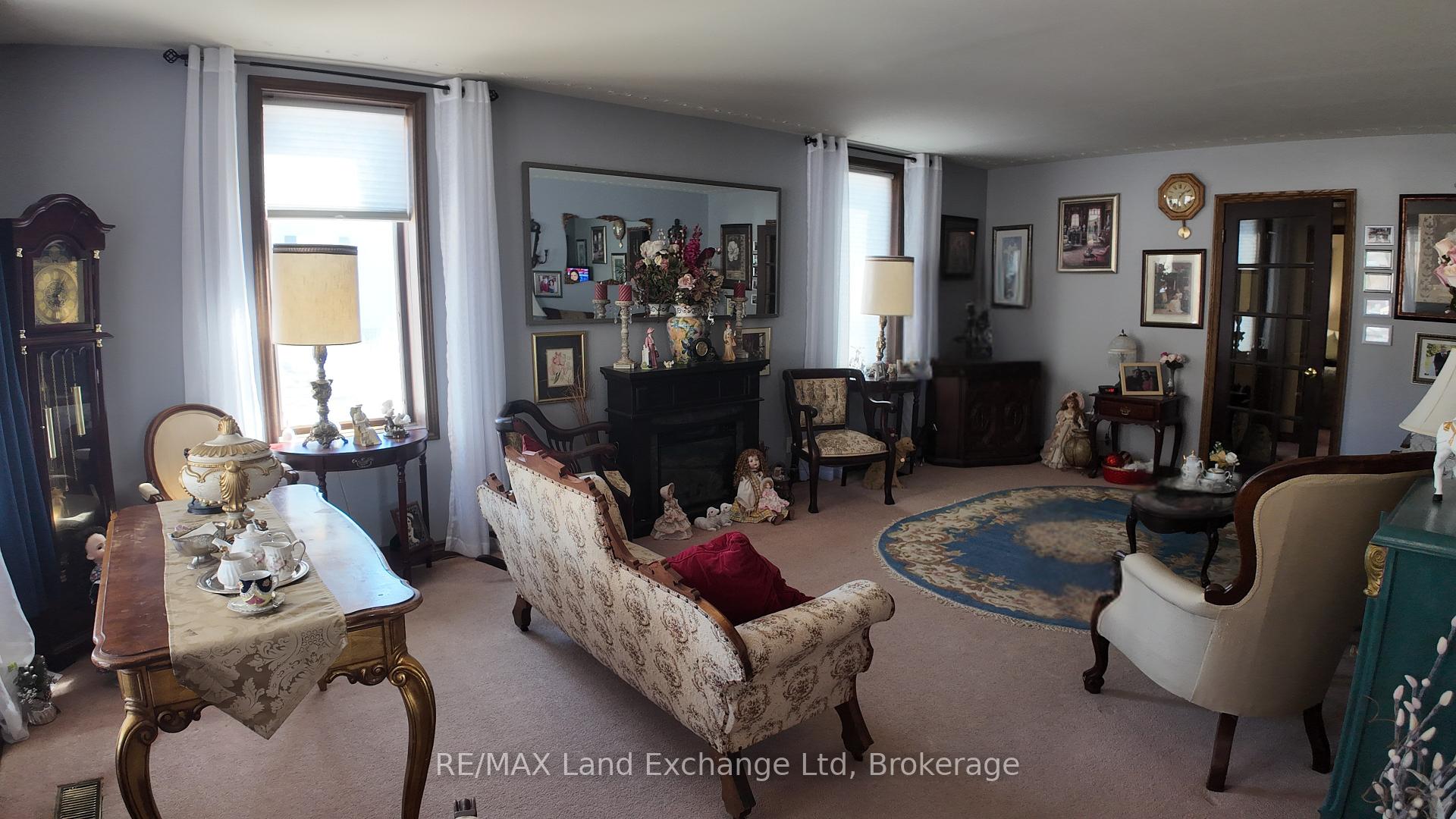 Photo 10 of 38 John Street W, North Huron, Wingham — HOMEH
