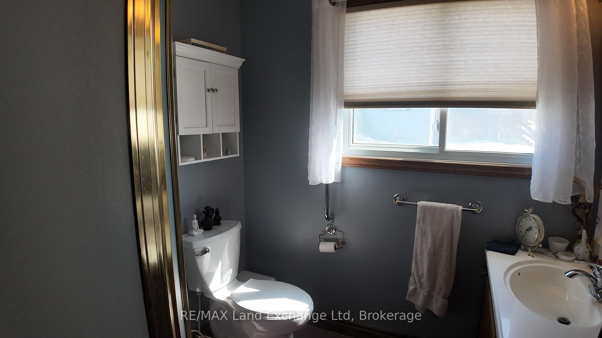 Photo 16 of 38 John Street W, North Huron, Wingham — HOMEH
