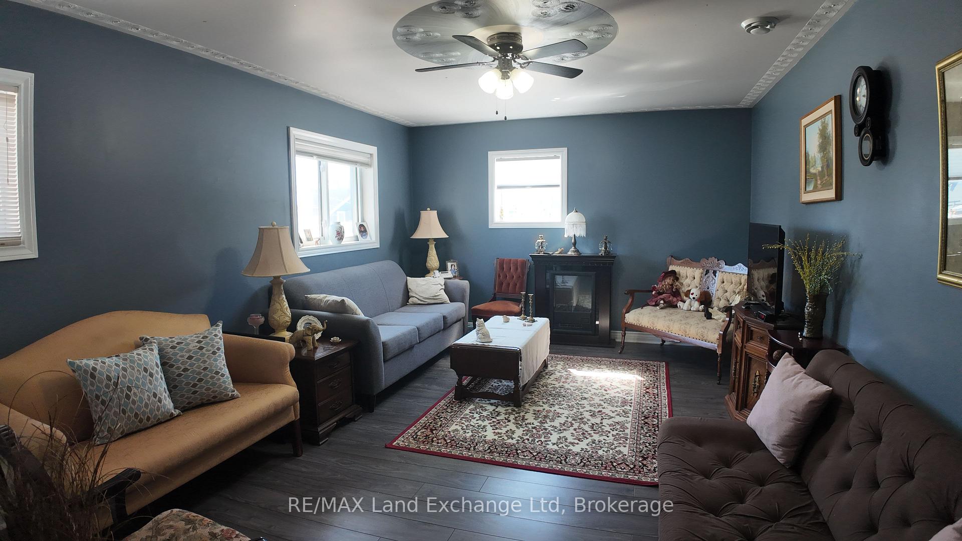 Photo 21 of 38 John Street W, North Huron, Wingham — HOMEH