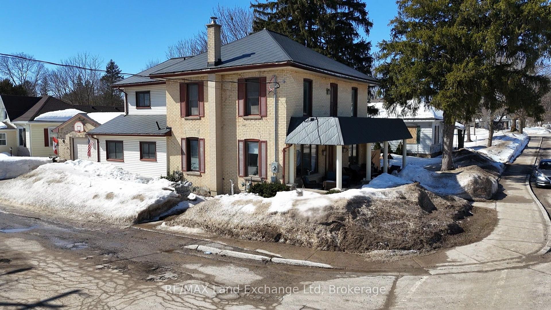 Photo 33 of 38 John Street W, North Huron, Wingham — HOMEH