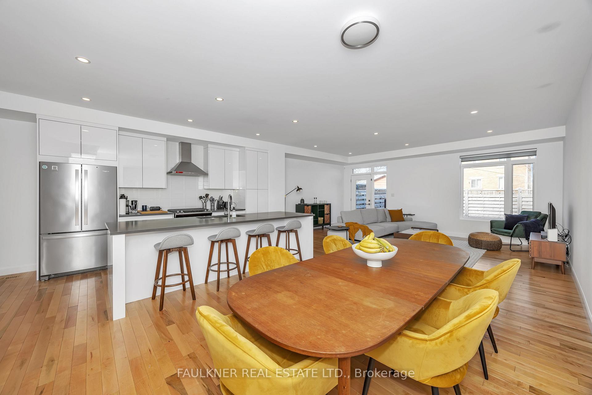 Photo 4 of 143 Columbus Avenue, Ottawa, Overbrook/Castle Heights — HOMEH