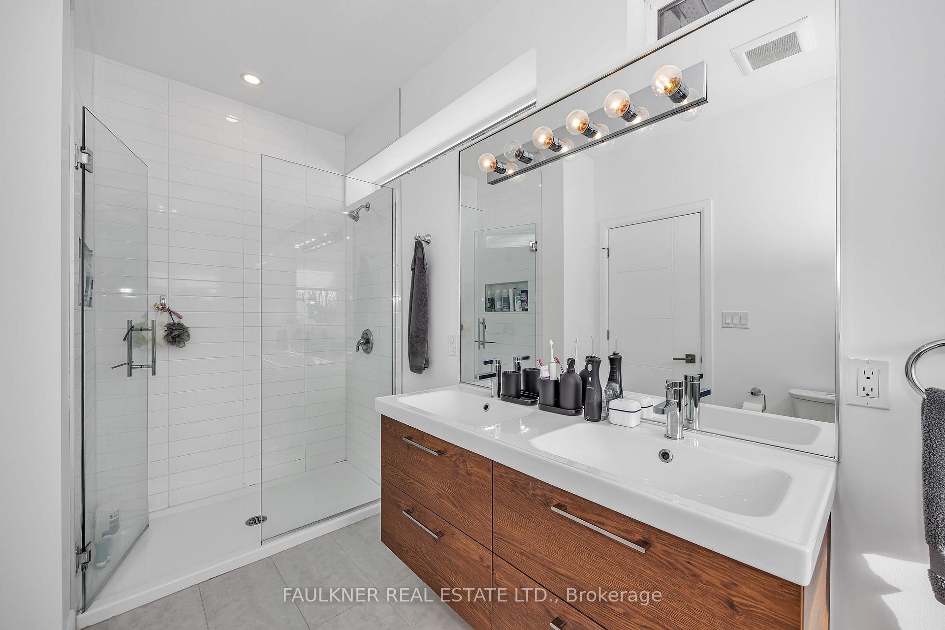 Photo 16 of 143 Columbus Avenue, Ottawa, Overbrook/Castle Heights — HOMEH