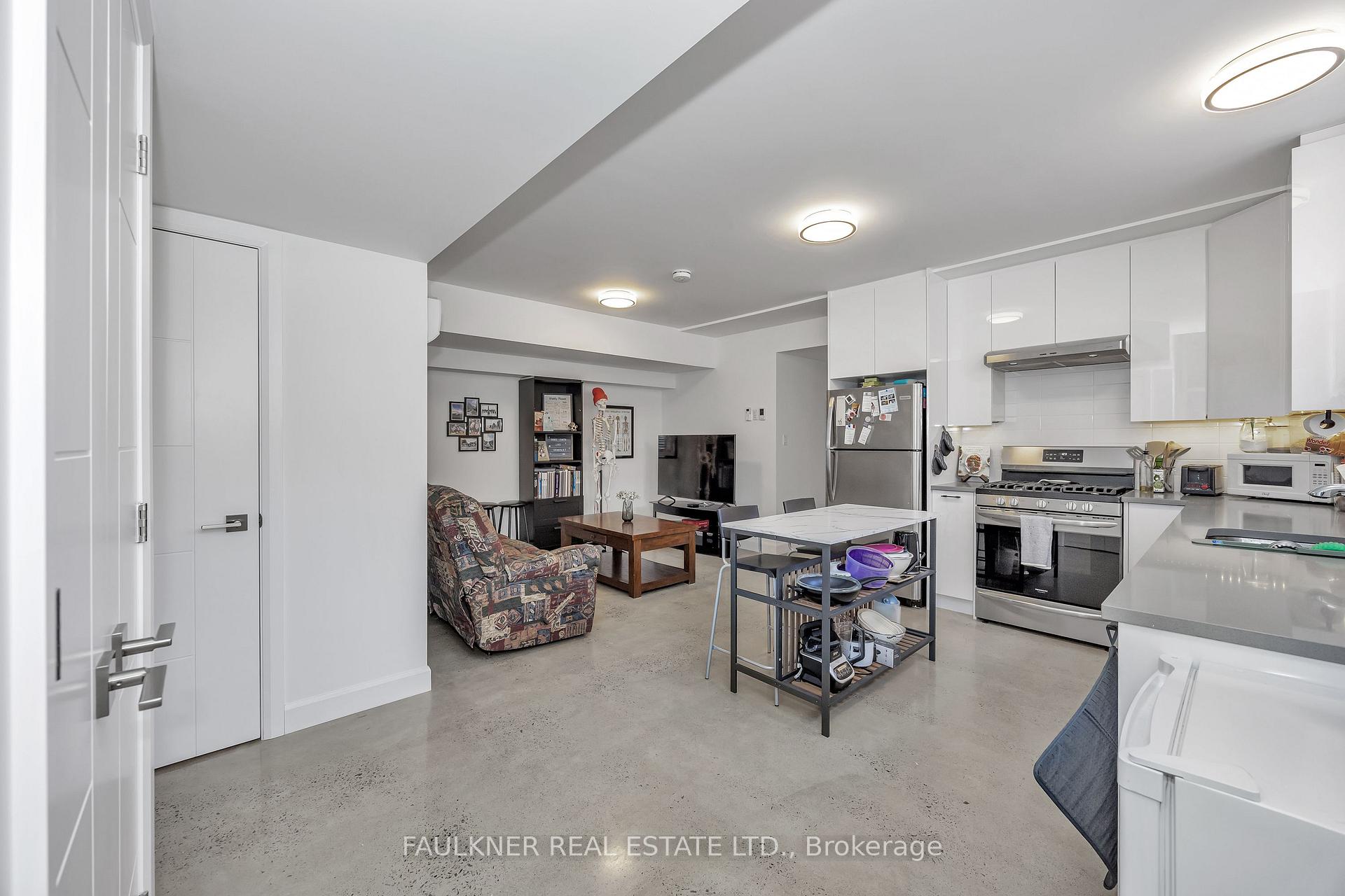 Photo 24 of 143 Columbus Avenue, Ottawa, Overbrook/Castle Heights — HOMEH