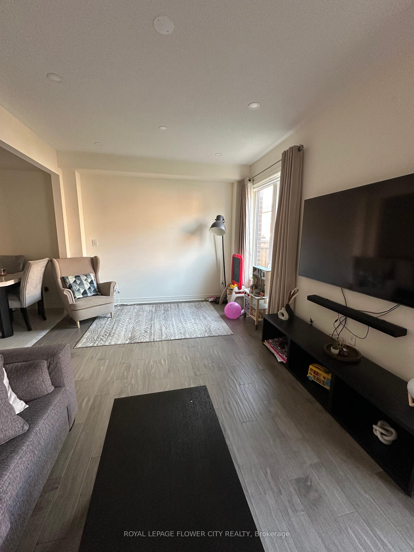 Photo 28 of 486 Downes Jackson Heights, Milton, Harrison — HOMEH