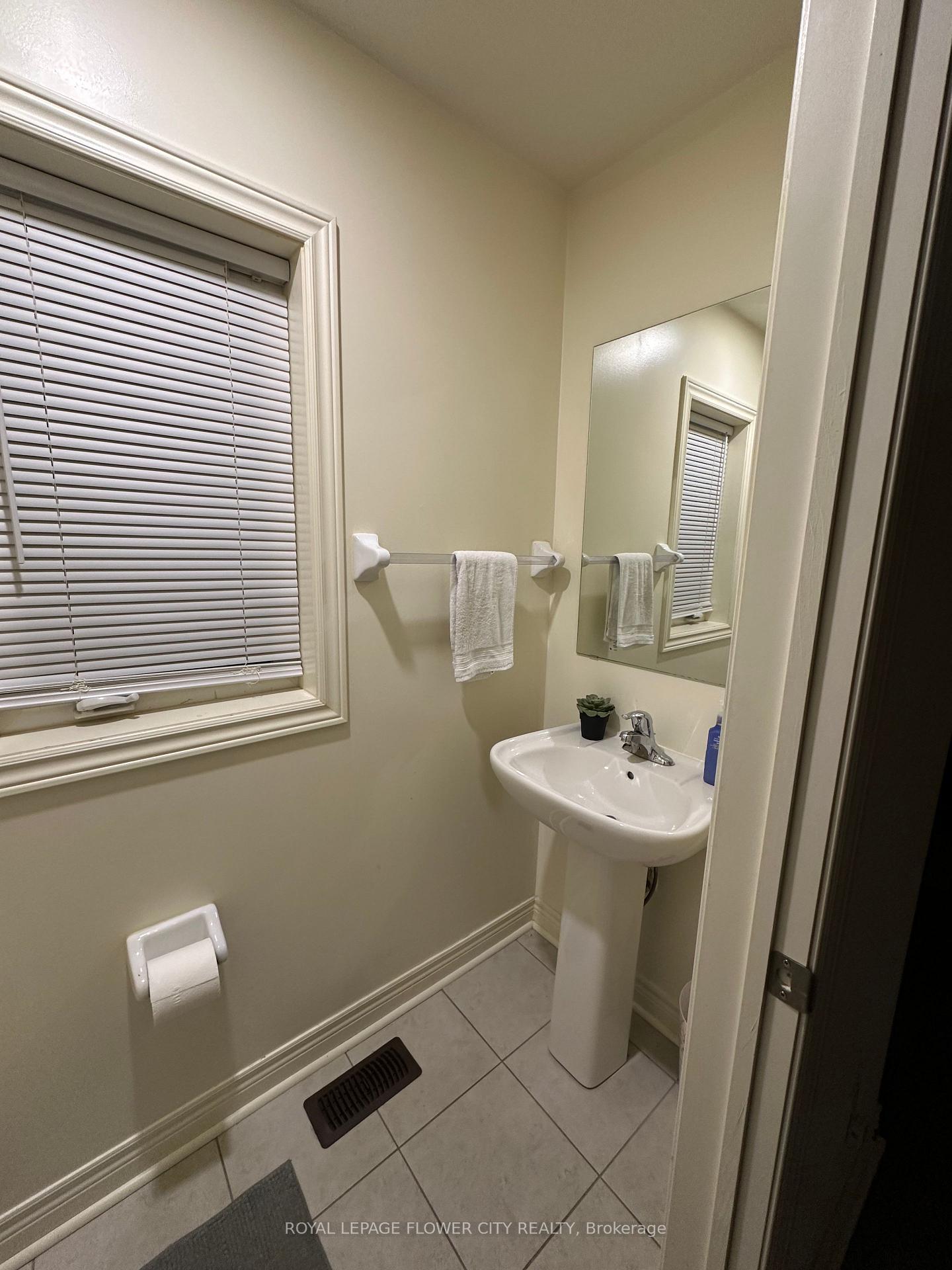 Photo 14 of 486 Downes Jackson Heights, Milton, Harrison — HOMEH