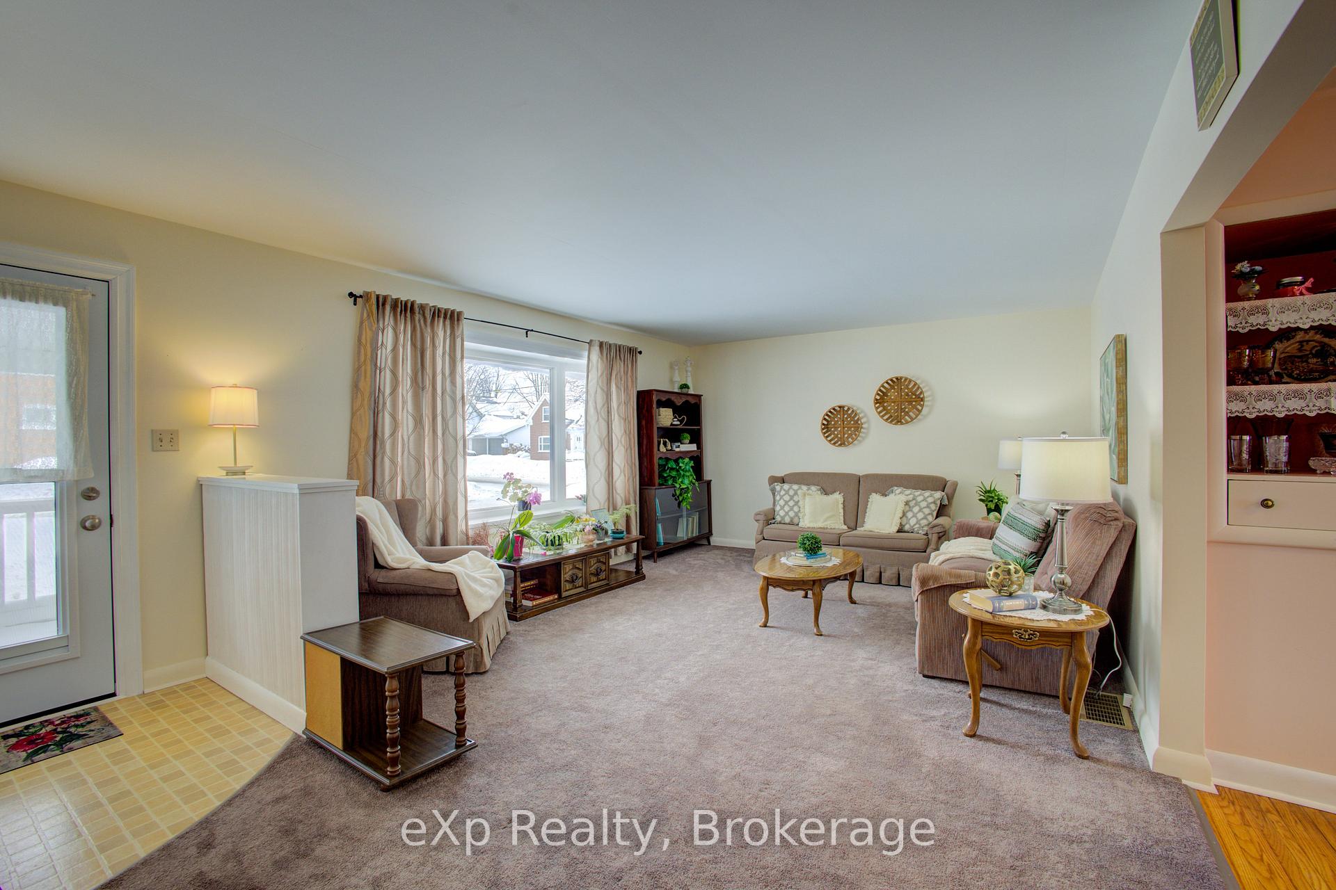 Photo 13 of 318 Leopold Street, North Huron, Wingham — HOMEH
