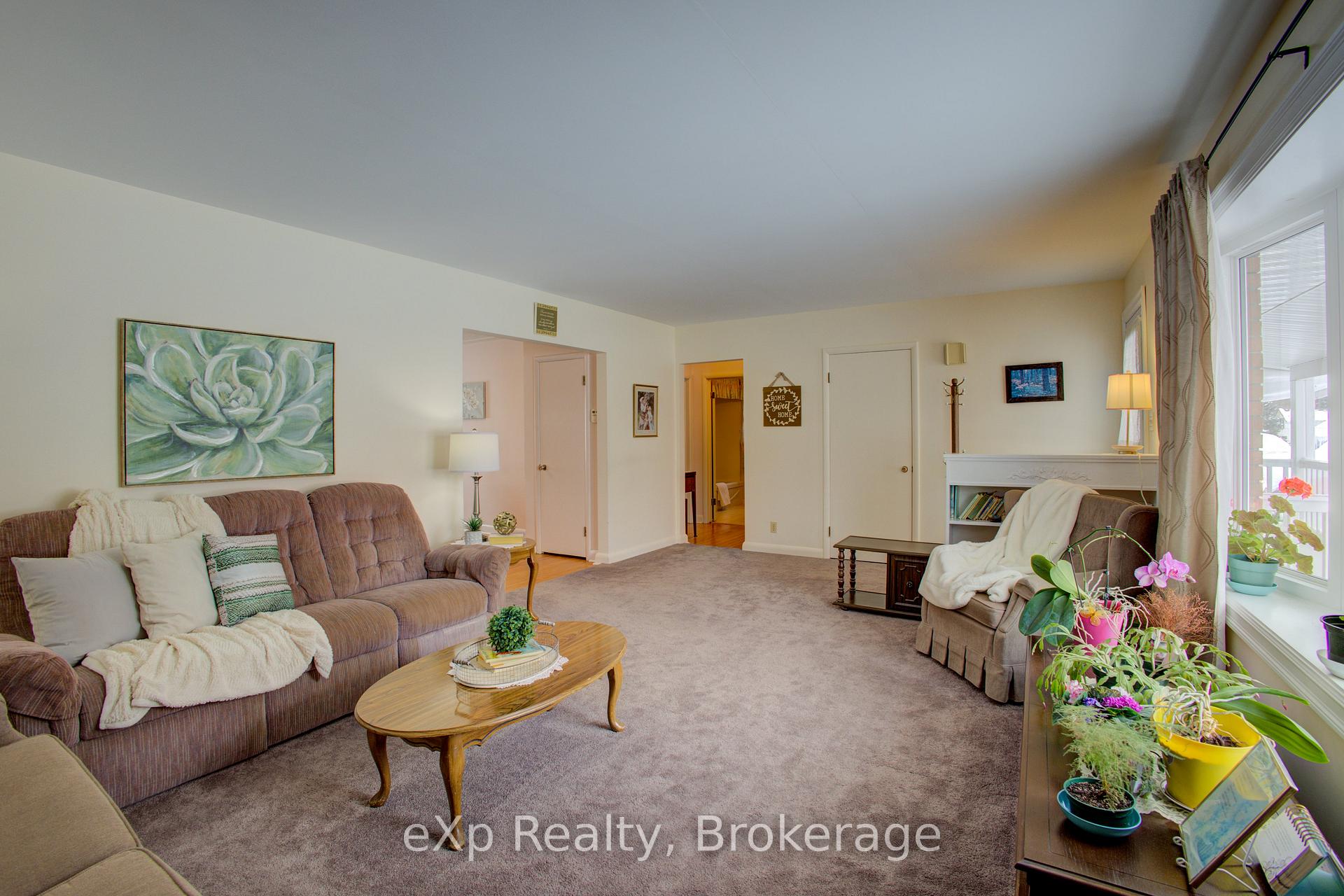 Photo 16 of 318 Leopold Street, North Huron, Wingham — HOMEH