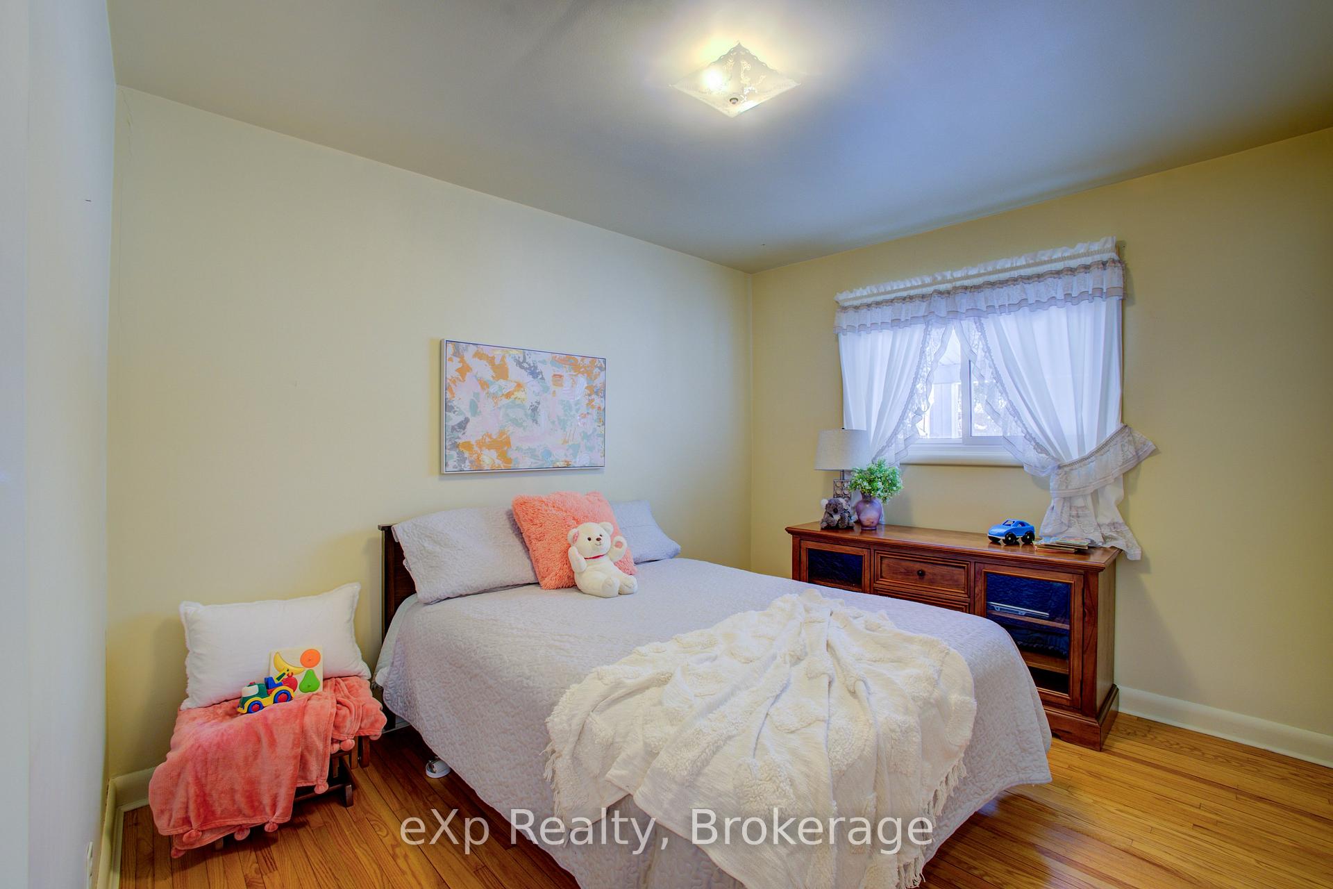 Photo 17 of 318 Leopold Street, North Huron, Wingham — HOMEH