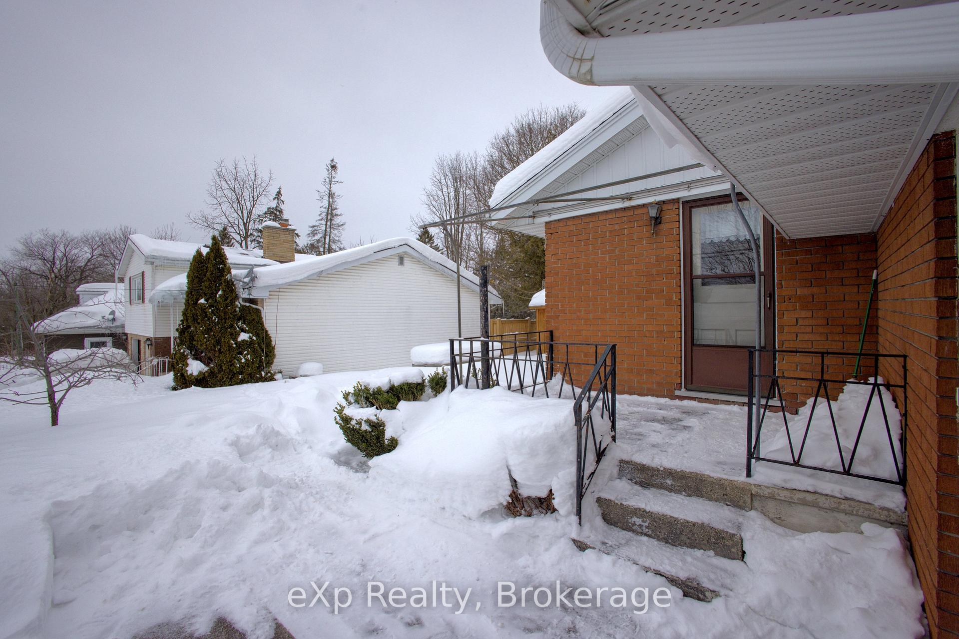 Photo 25 of 318 Leopold Street, North Huron, Wingham — HOMEH