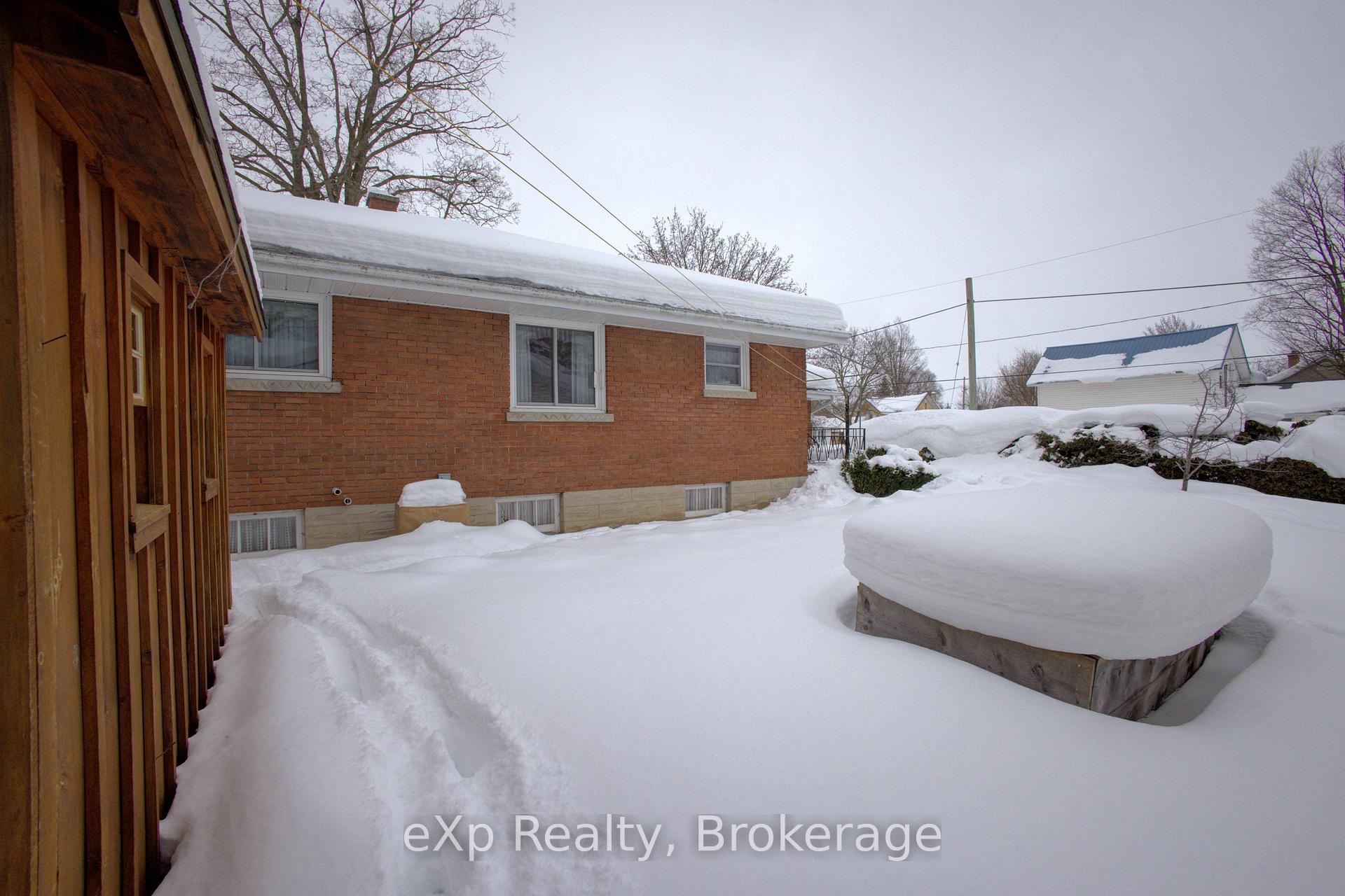 Photo 29 of 318 Leopold Street, North Huron, Wingham — HOMEH