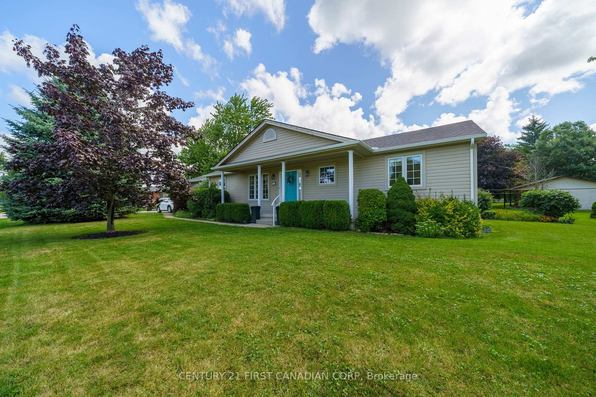 Photo 2 of 300 Station St Street, North Middlesex, Parkhill — HOMEH
