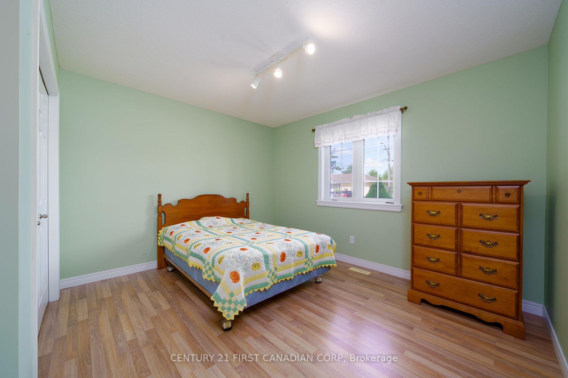 Photo 13 of 300 Station St Street, North Middlesex, Parkhill — HOMEH