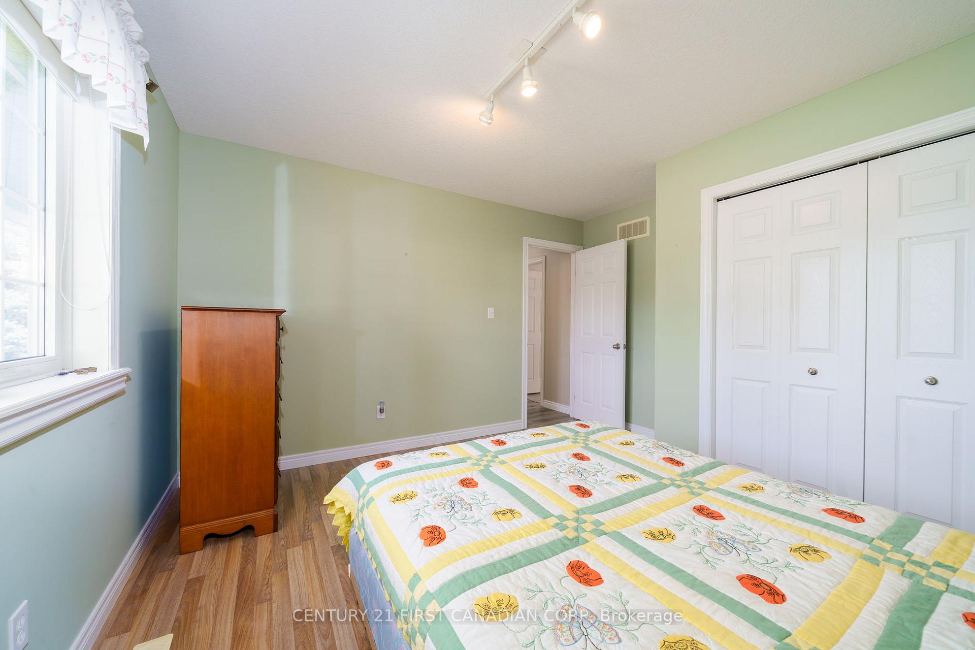 Photo 14 of 300 Station St Street, North Middlesex, Parkhill — HOMEH