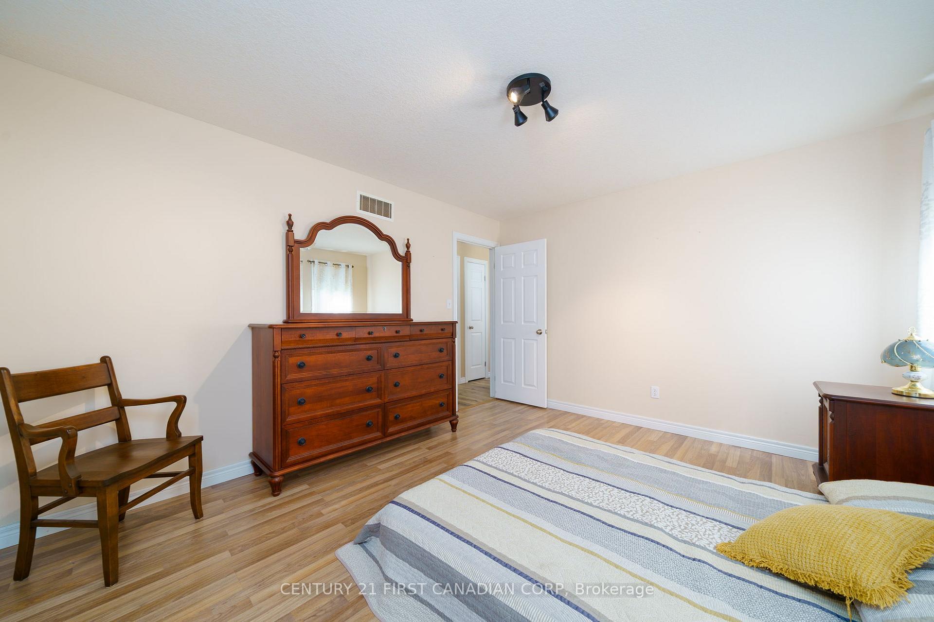 Photo 16 of 300 Station St Street, North Middlesex, Parkhill — HOMEH