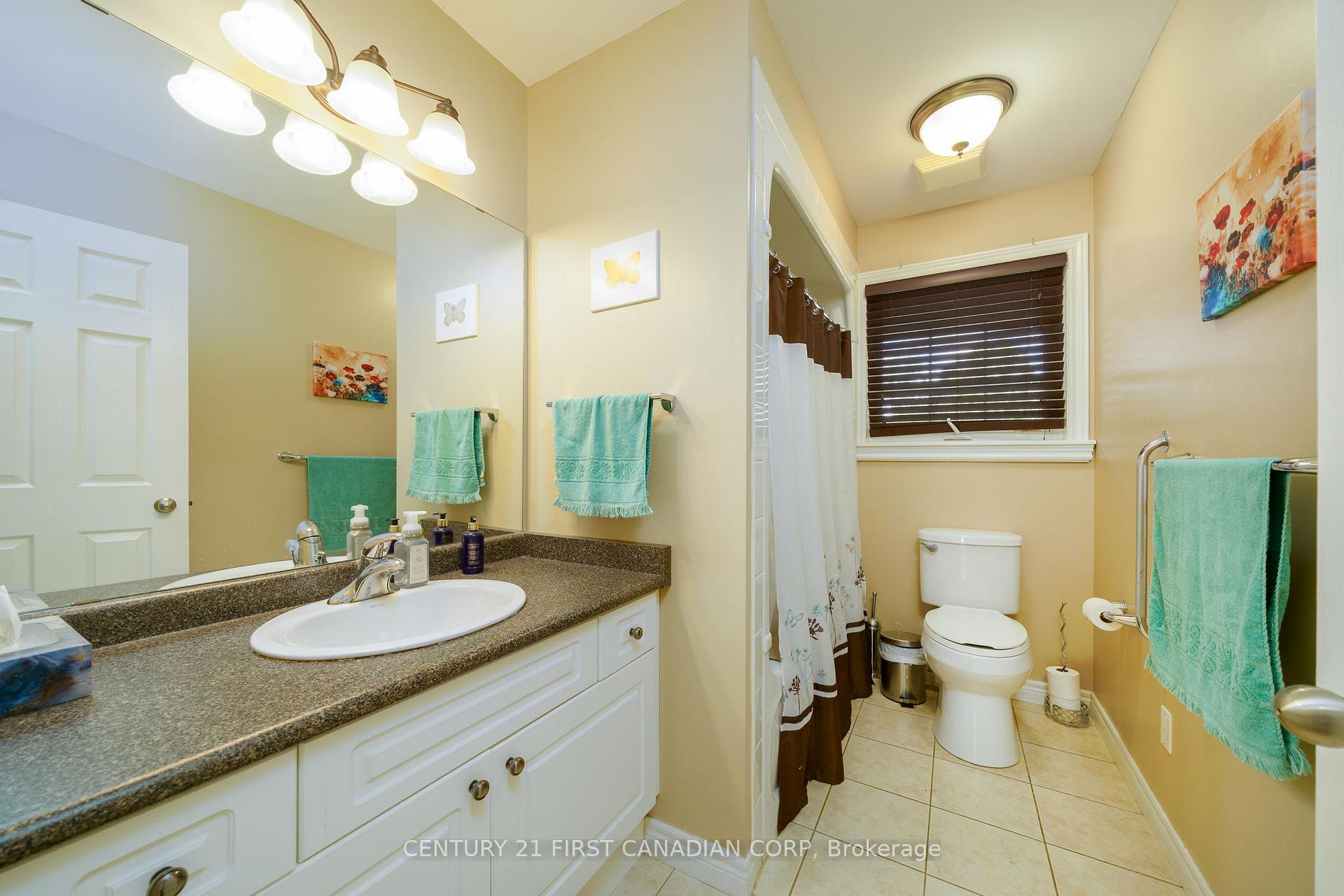 Photo 17 of 300 Station St Street, North Middlesex, Parkhill — HOMEH