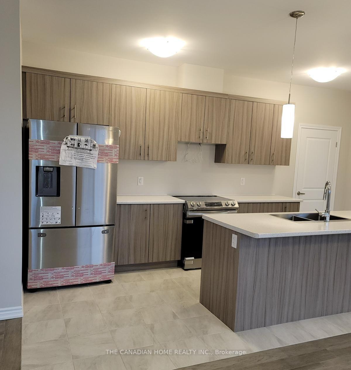 Photo 2 of 8124 Citation Road, Niagara Falls, Ascot — HOMEH