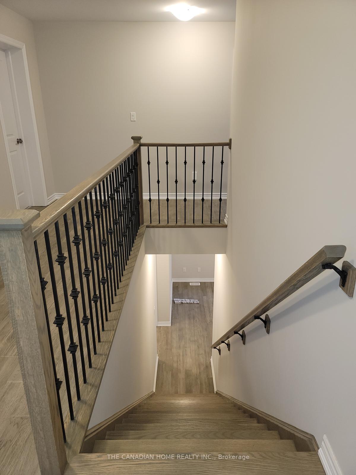 Photo 4 of 8124 Citation Road, Niagara Falls, Ascot — HOMEH