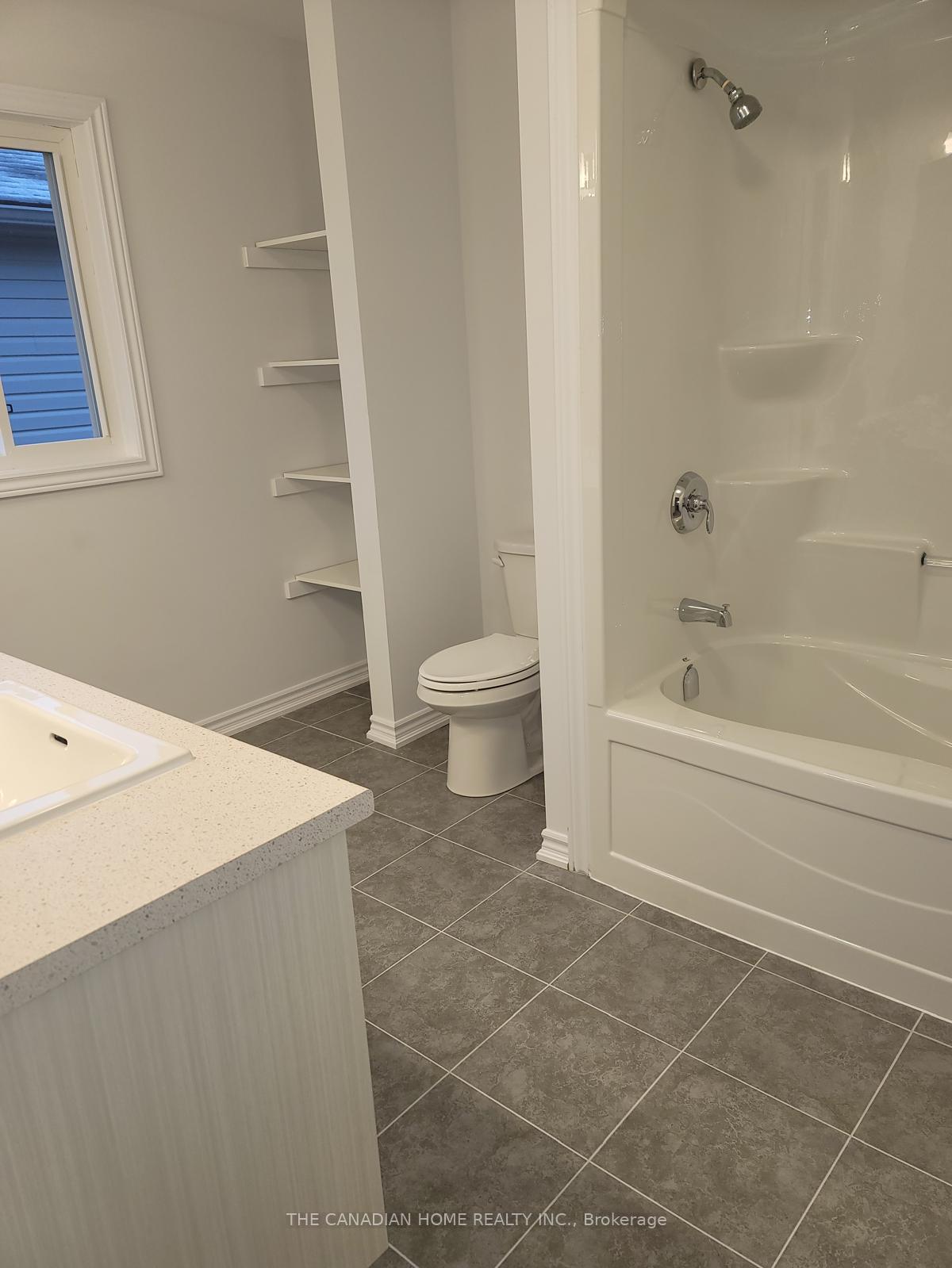 Photo 5 of 8124 Citation Road, Niagara Falls, Ascot — HOMEH