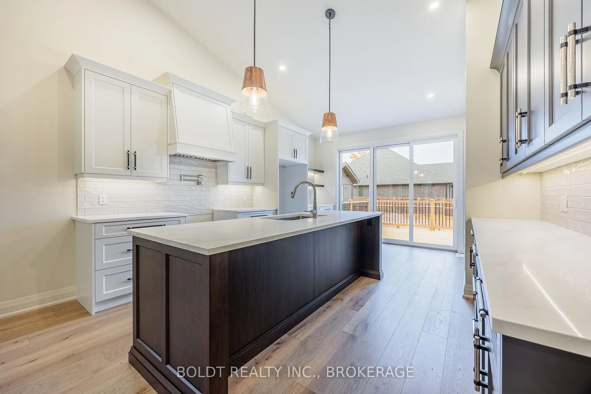 Photo 4 of 1051 Pelham Street, Pelham, Fonthill — HOMEH