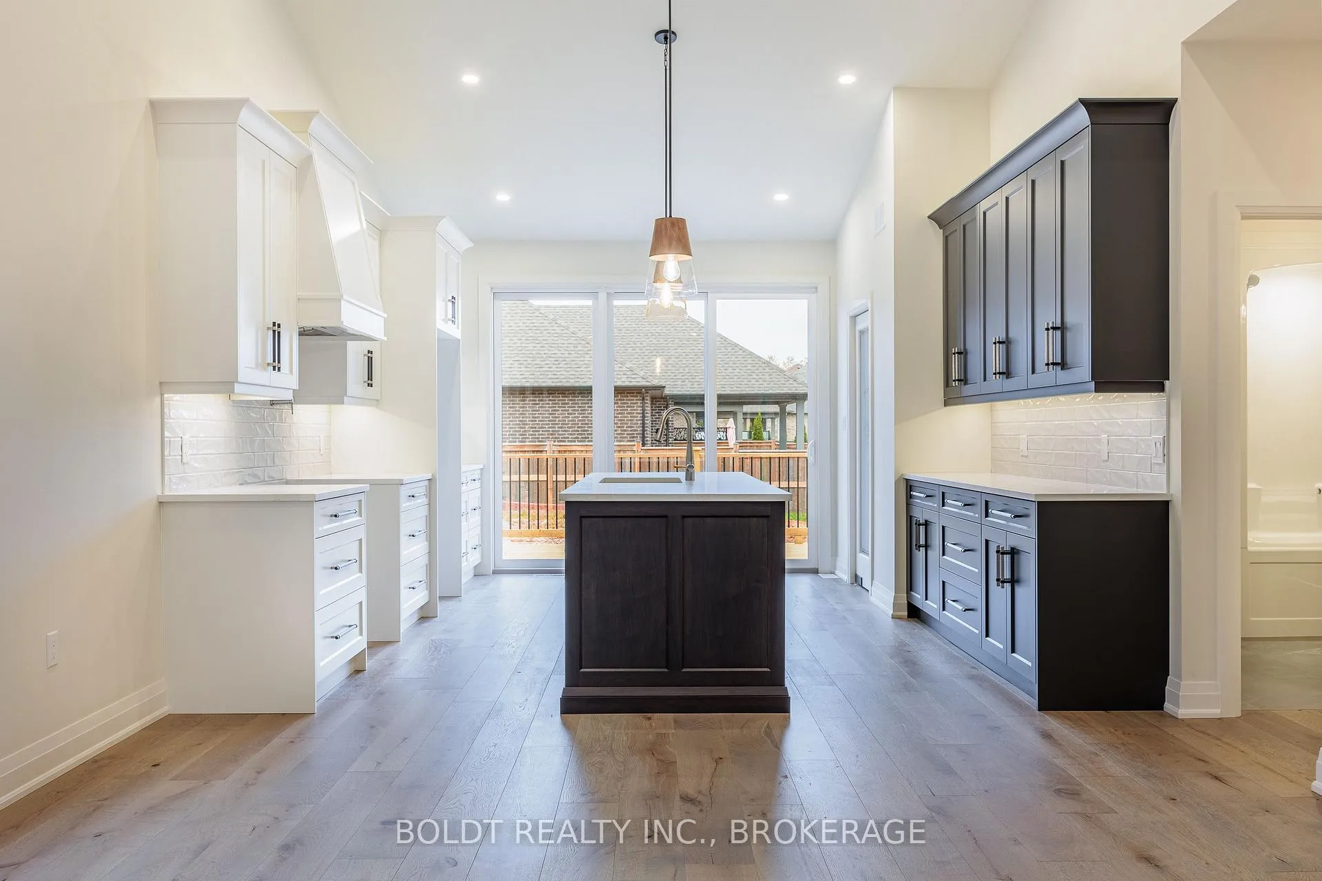 Photo 5 of 1051 Pelham Street, Pelham, Fonthill — HOMEH