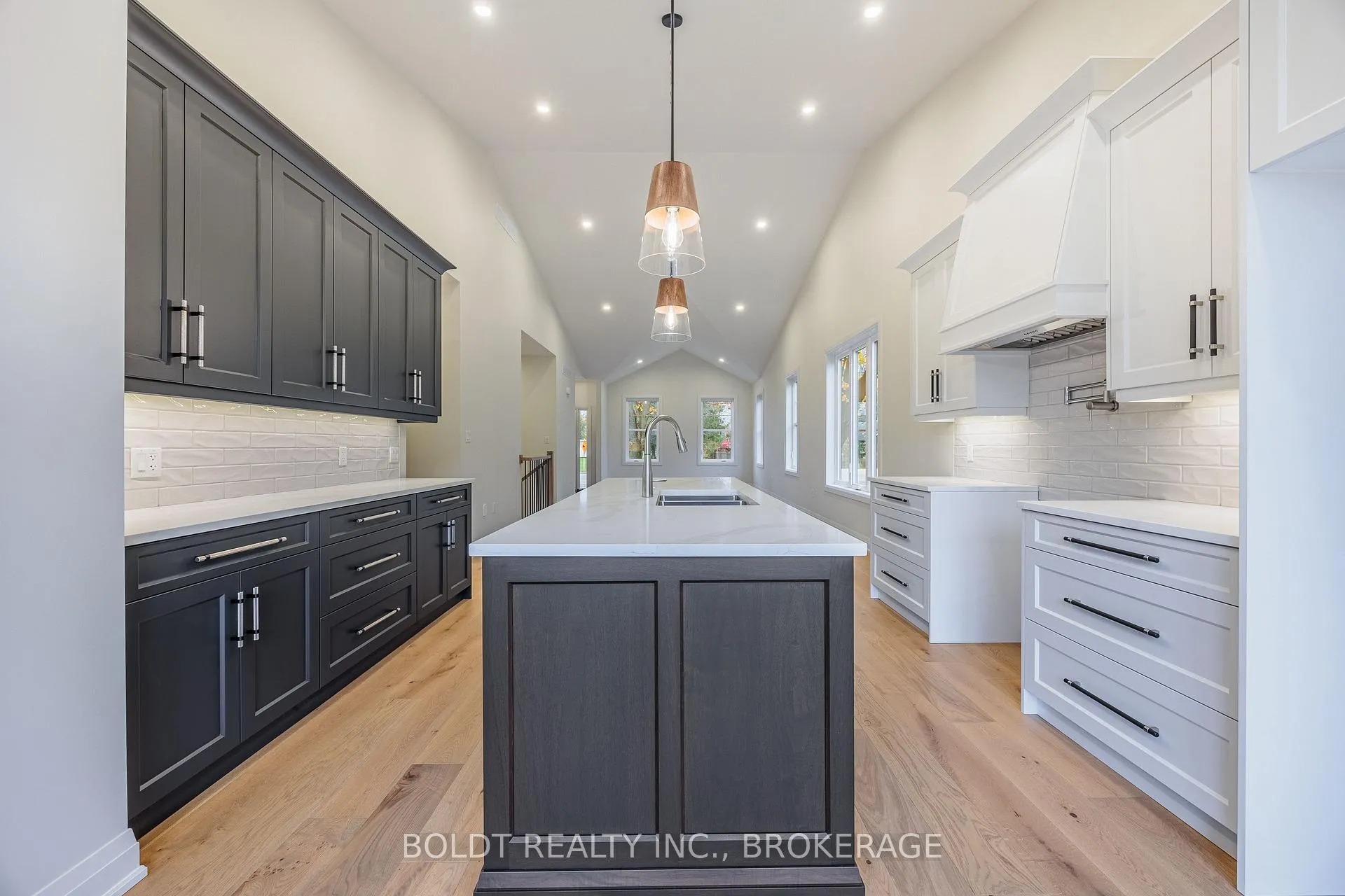 Photo 8 of 1051 Pelham Street, Pelham, Fonthill — HOMEH