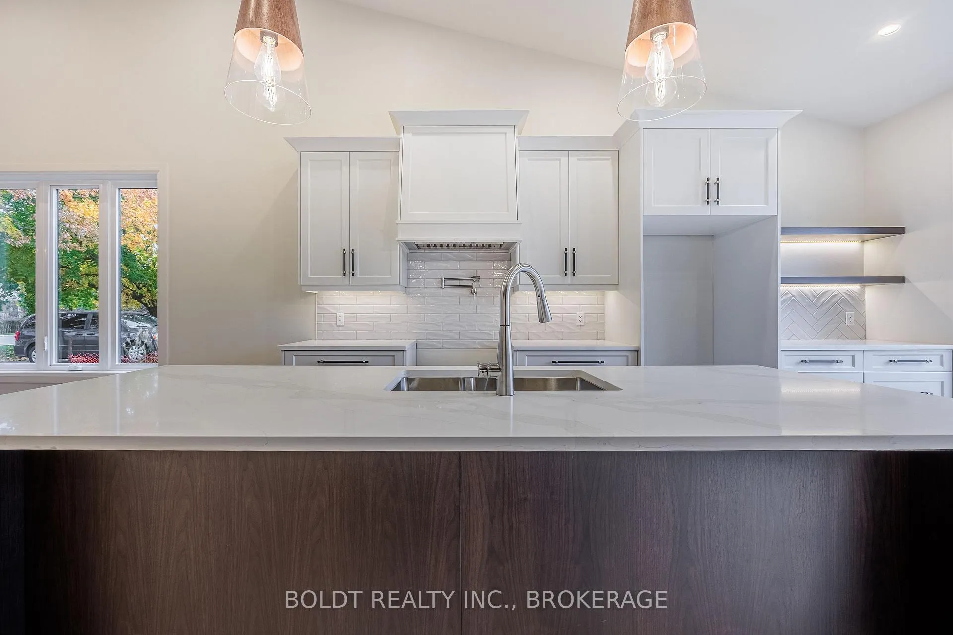 Photo 10 of 1051 Pelham Street, Pelham, Fonthill — HOMEH
