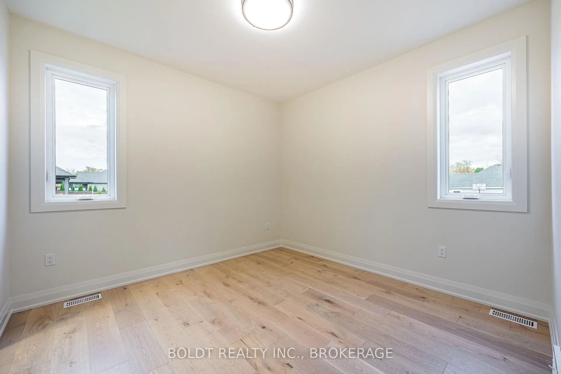 Photo 16 of 1051 Pelham Street, Pelham, Fonthill — HOMEH