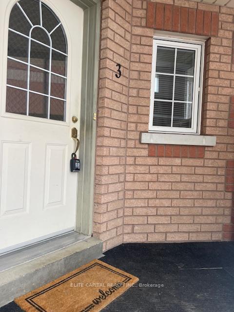 Photo 2 of 3 Whistler Court, Markham, Milliken Mills West — HOMEH
