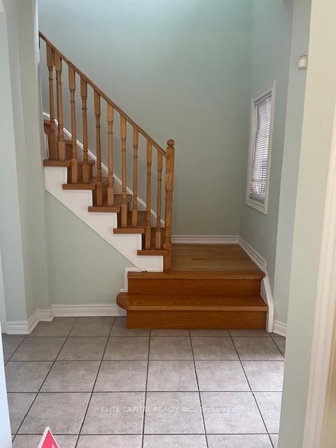 Photo 7 of 3 Whistler Court, Markham, Milliken Mills West — HOMEH