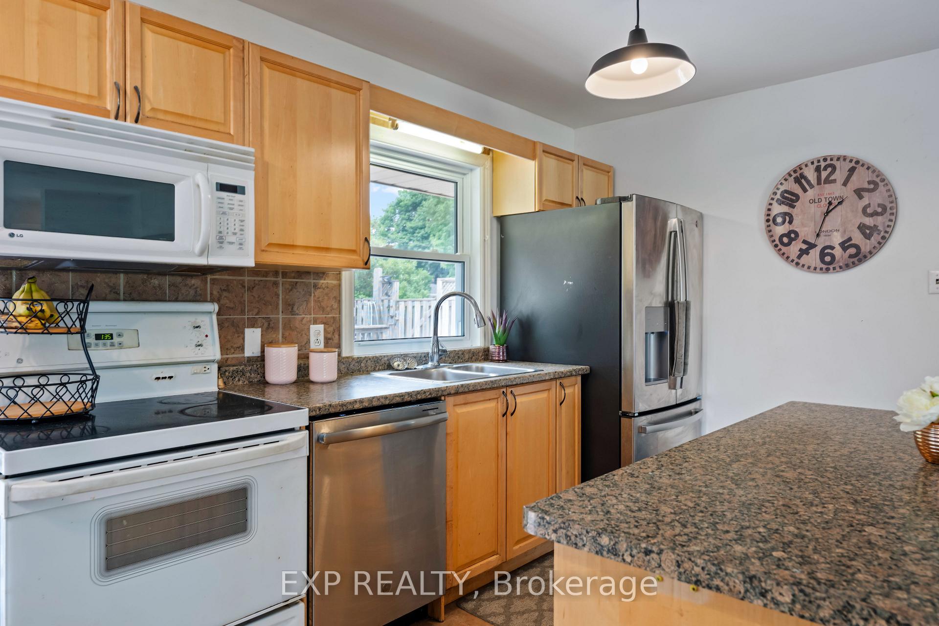 Photo 16 of 1 Banting Drive, Orangeville — HOMEH