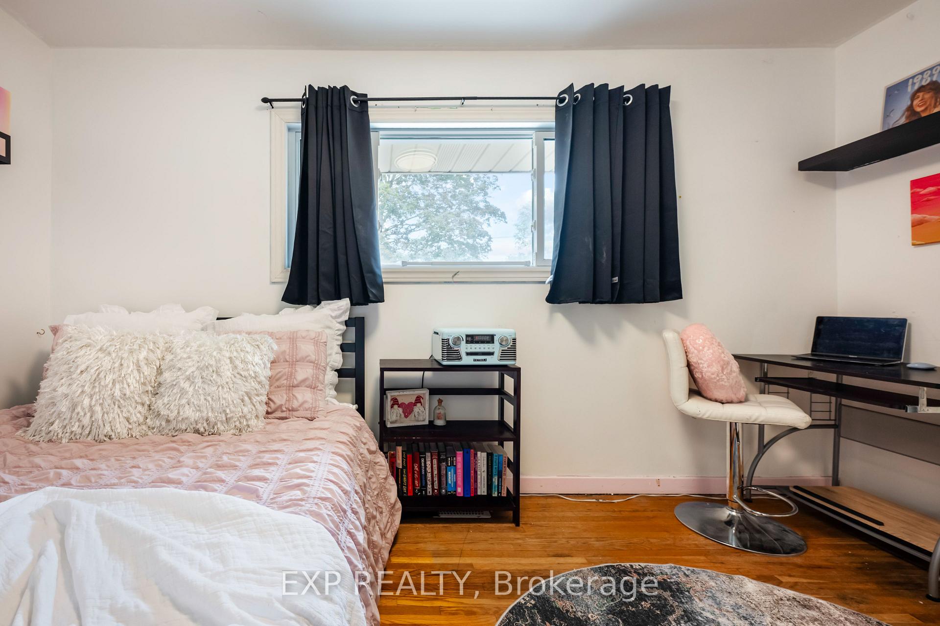 Photo 3 of 1 Banting Drive, Orangeville — HOMEH