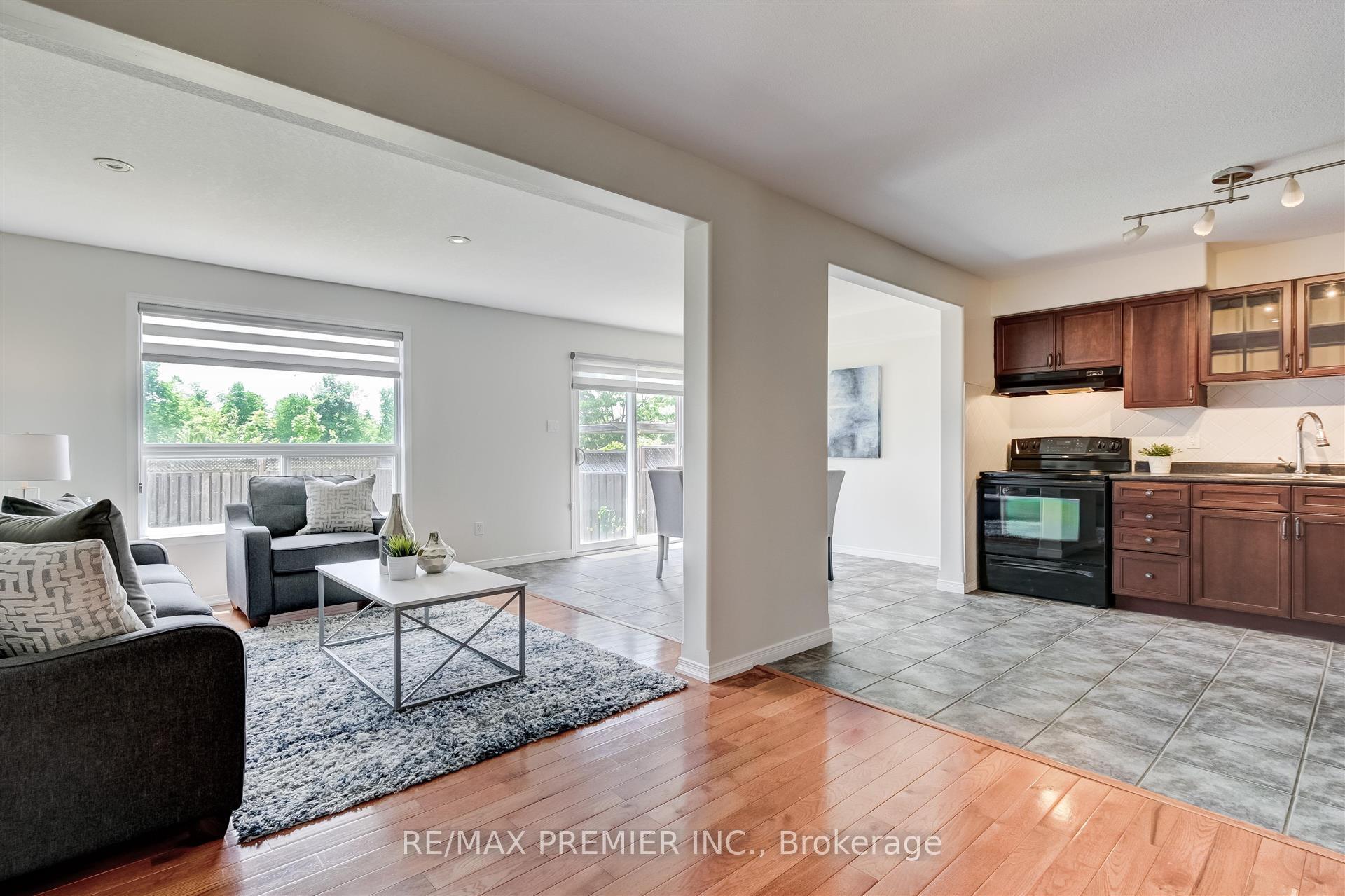 Photo 10 of 39 Shephard Avenue, New Tecumseth, Alliston — HOMEH
