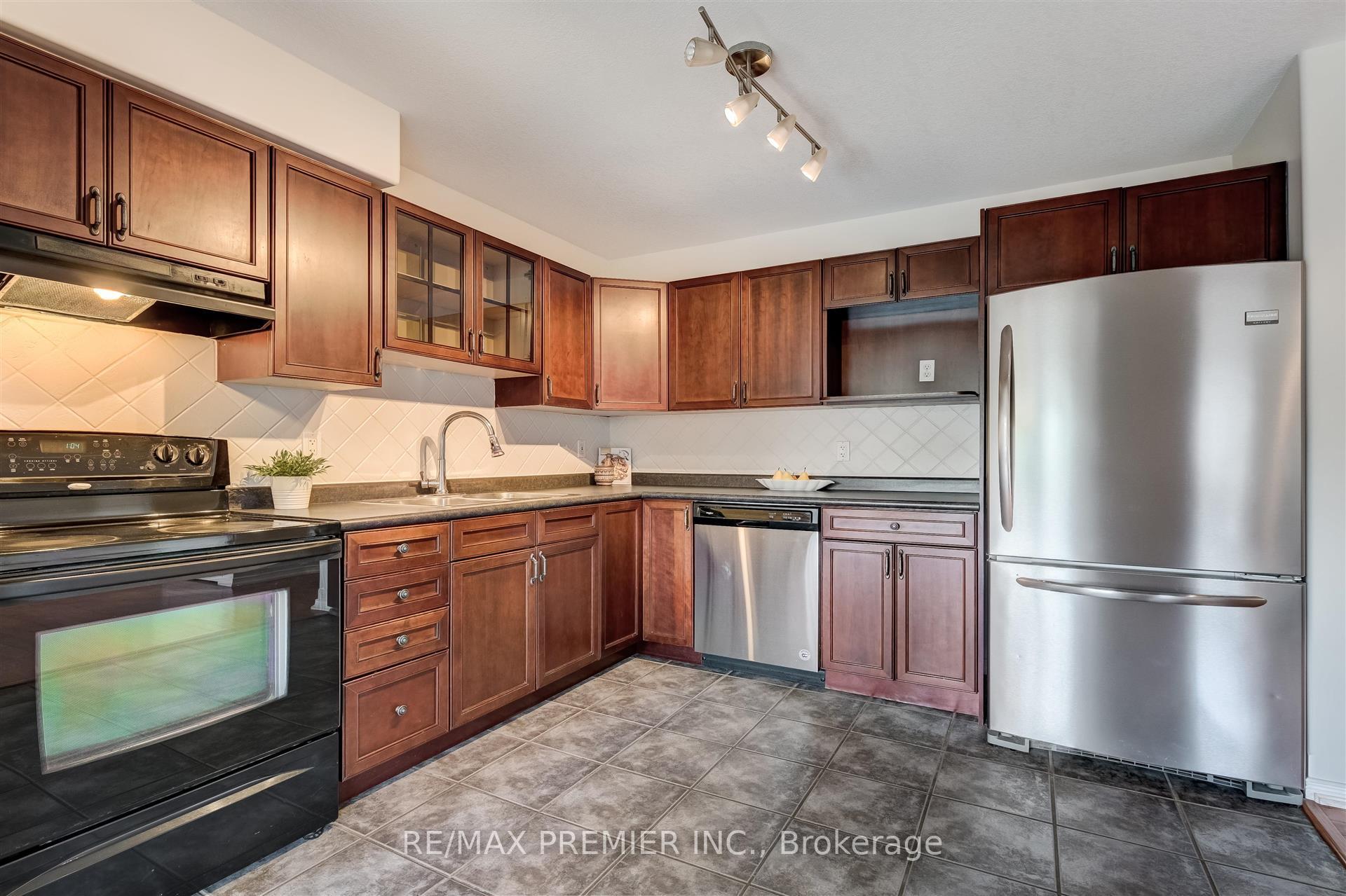 Photo 16 of 39 Shephard Avenue, New Tecumseth, Alliston — HOMEH