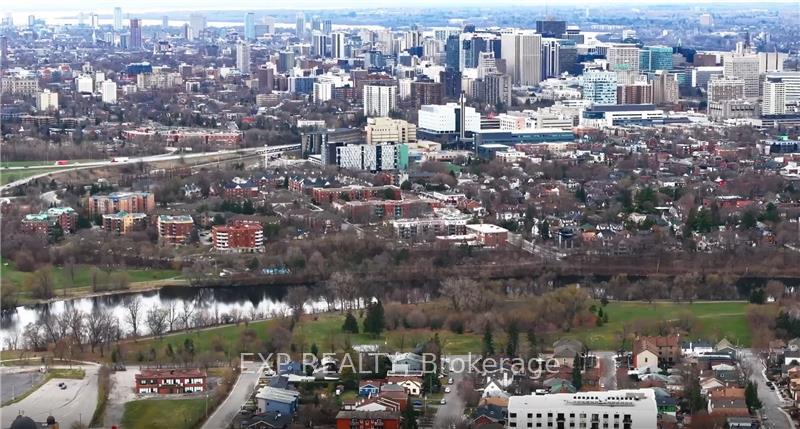 Photo 4 of 177 Arcola Private, Ottawa, Overbrook/Castle Heights — HOMEH