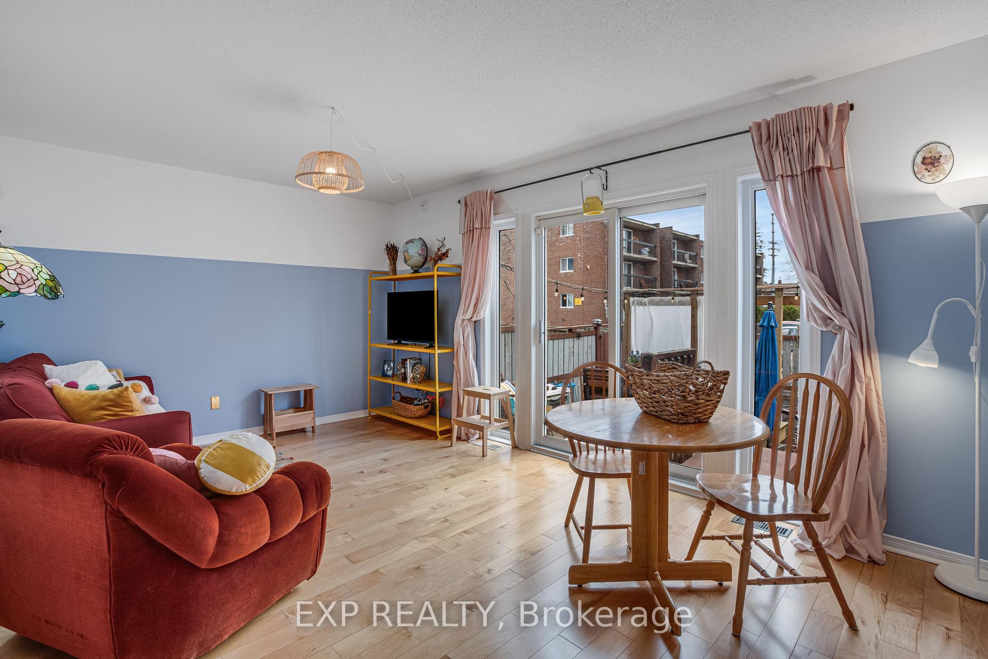 Photo 9 of 177 Arcola Private, Ottawa, Overbrook/Castle Heights — HOMEH