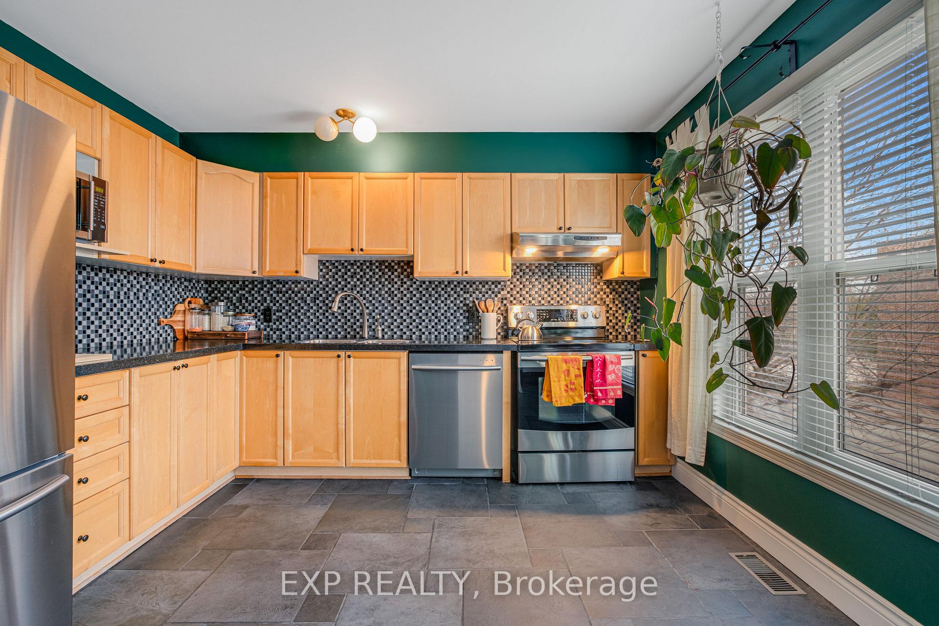 Photo 25 of 177 Arcola Private, Ottawa, Overbrook/Castle Heights — HOMEH