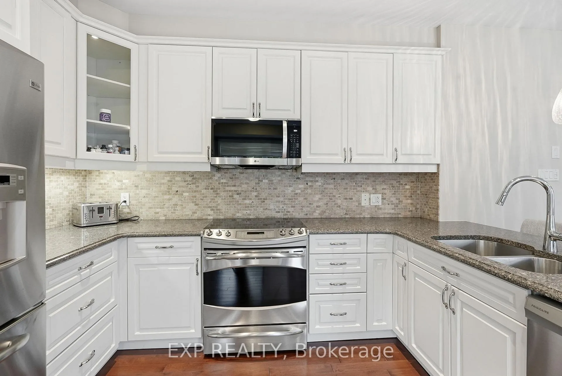 Photo 9 of 612 Calla Lily Terrace, Ottawa, Notting Hill/Summerside — HOMEH