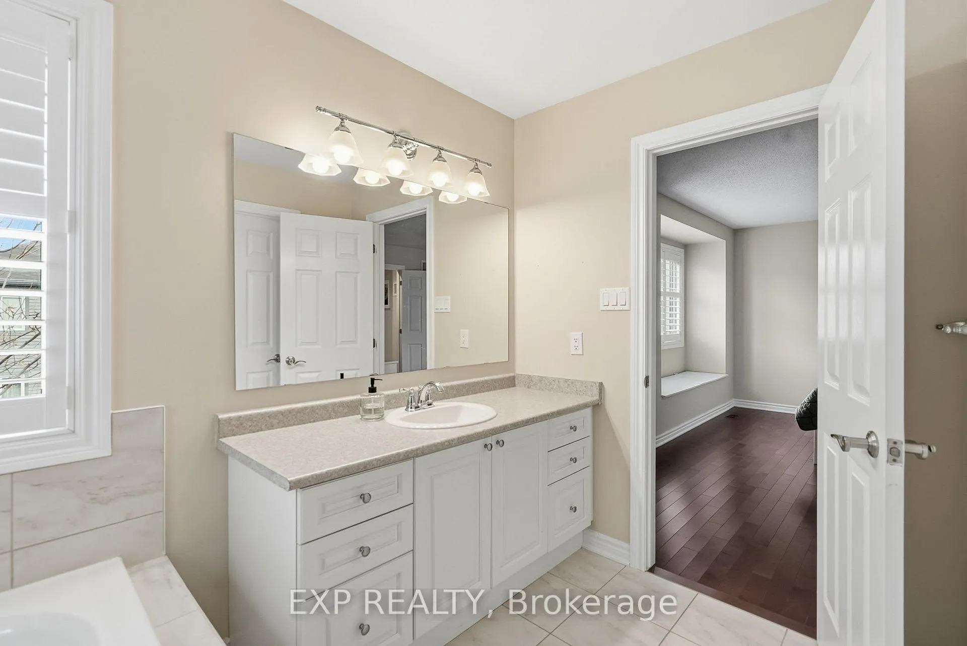 Photo 14 of 612 Calla Lily Terrace, Ottawa, Notting Hill/Summerside — HOMEH