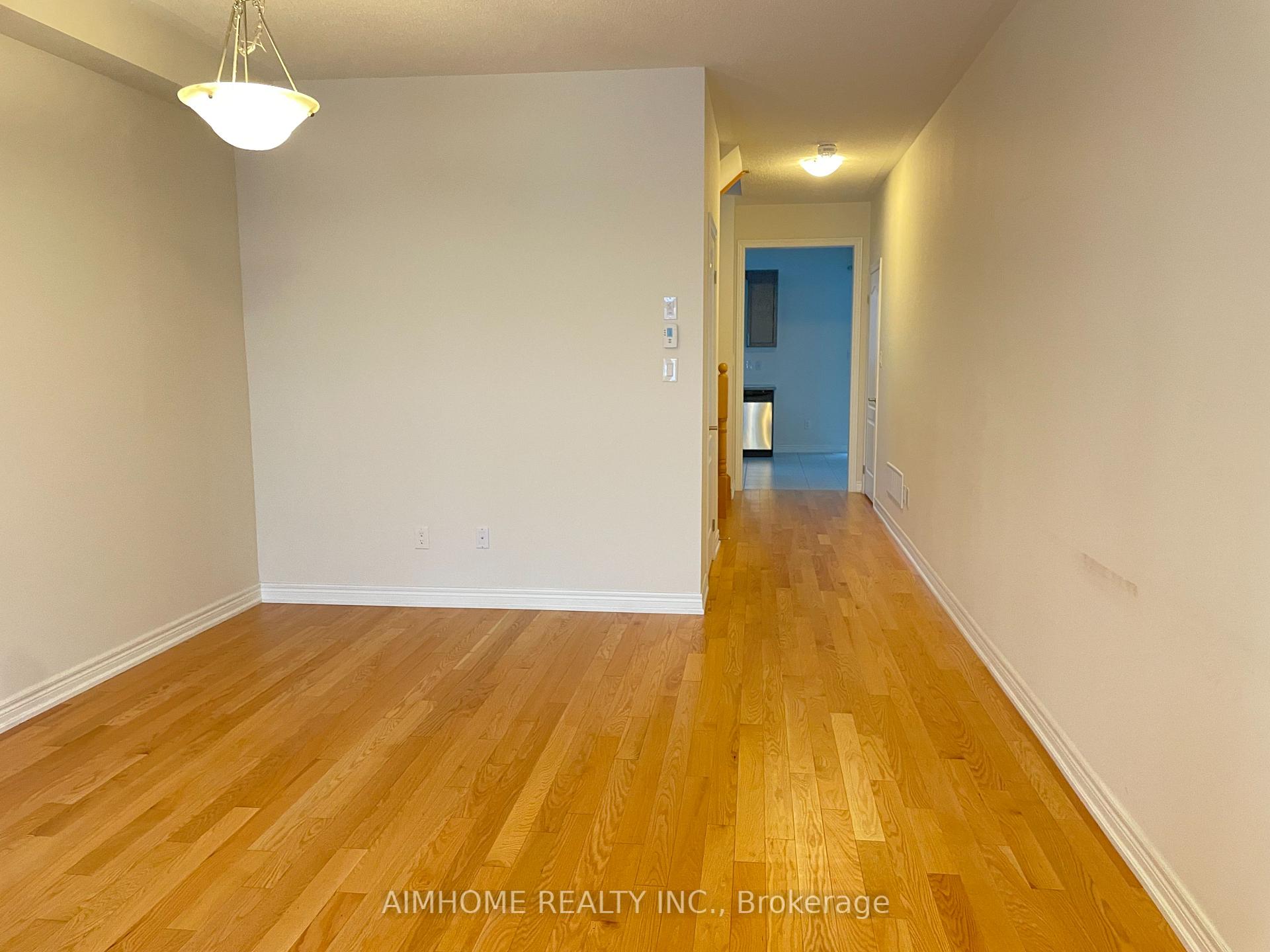 Photo 2 of 137 Decast Crescent, Markham, Cedar Grove — HOMEH