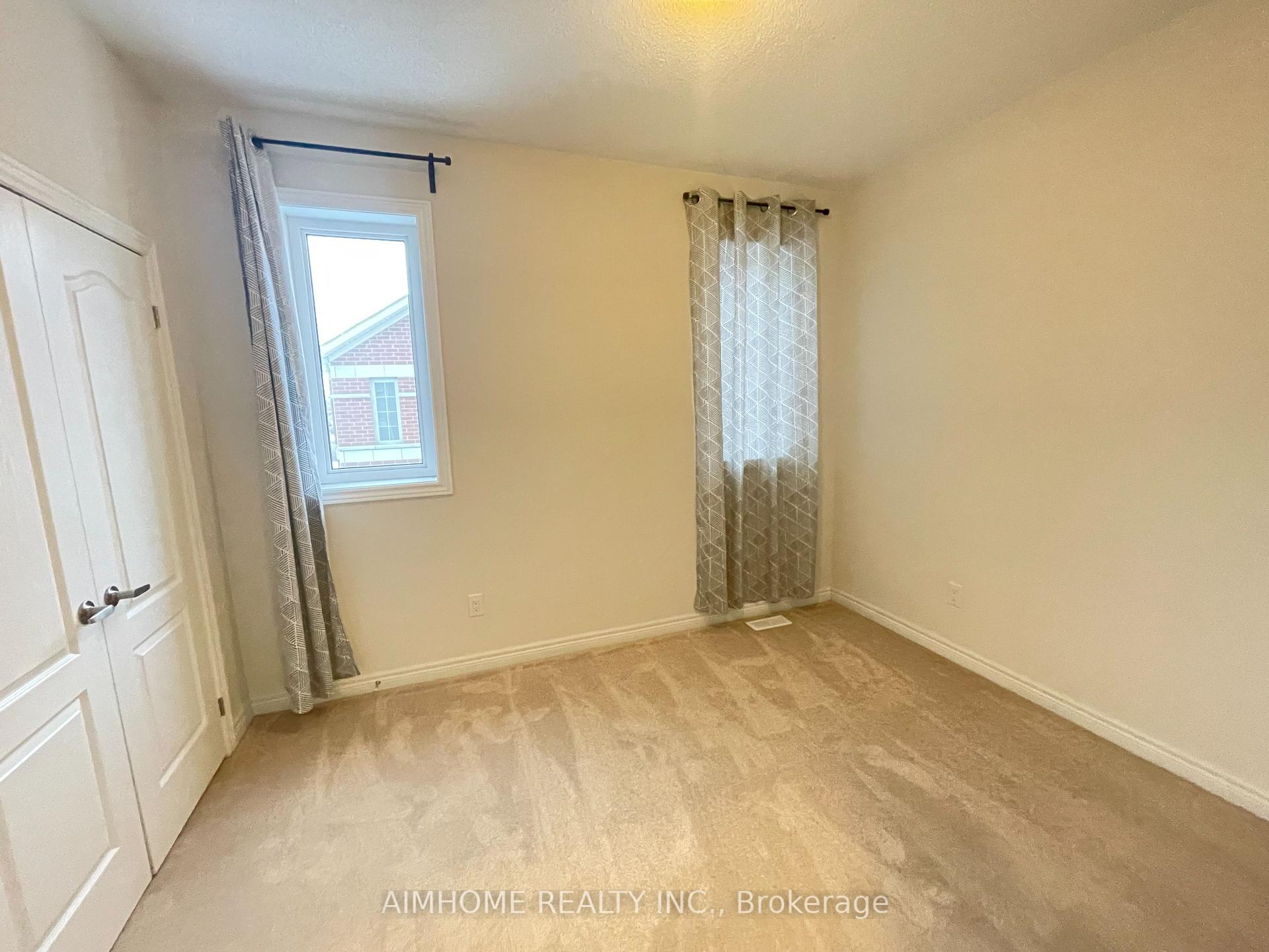 Photo 14 of 137 Decast Crescent, Markham, Cedar Grove — HOMEH