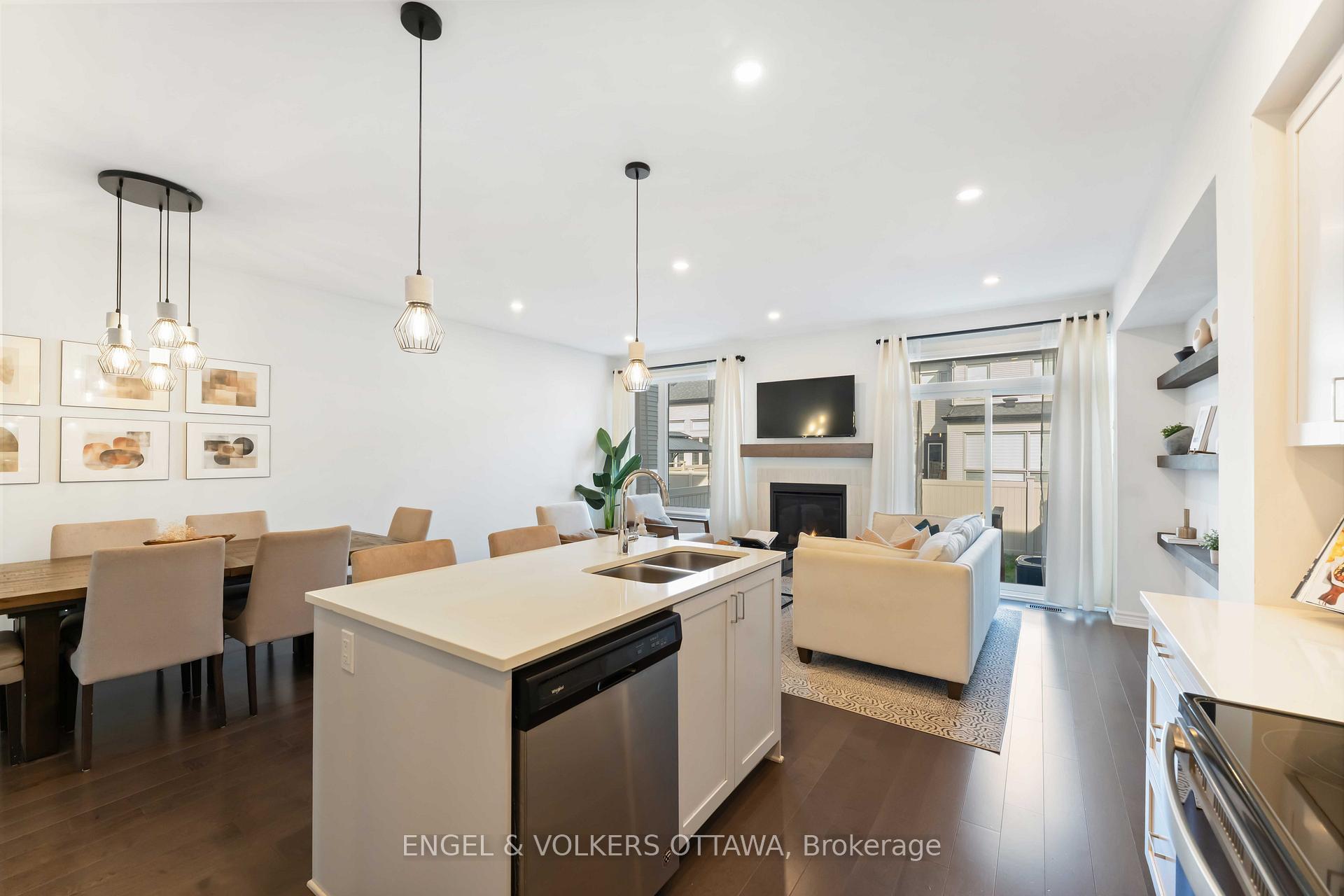 Photo 12 of 781 Cairn Crescent, Ottawa, Mer Bleue/Bradley Estates/Anderson Park — HOMEH