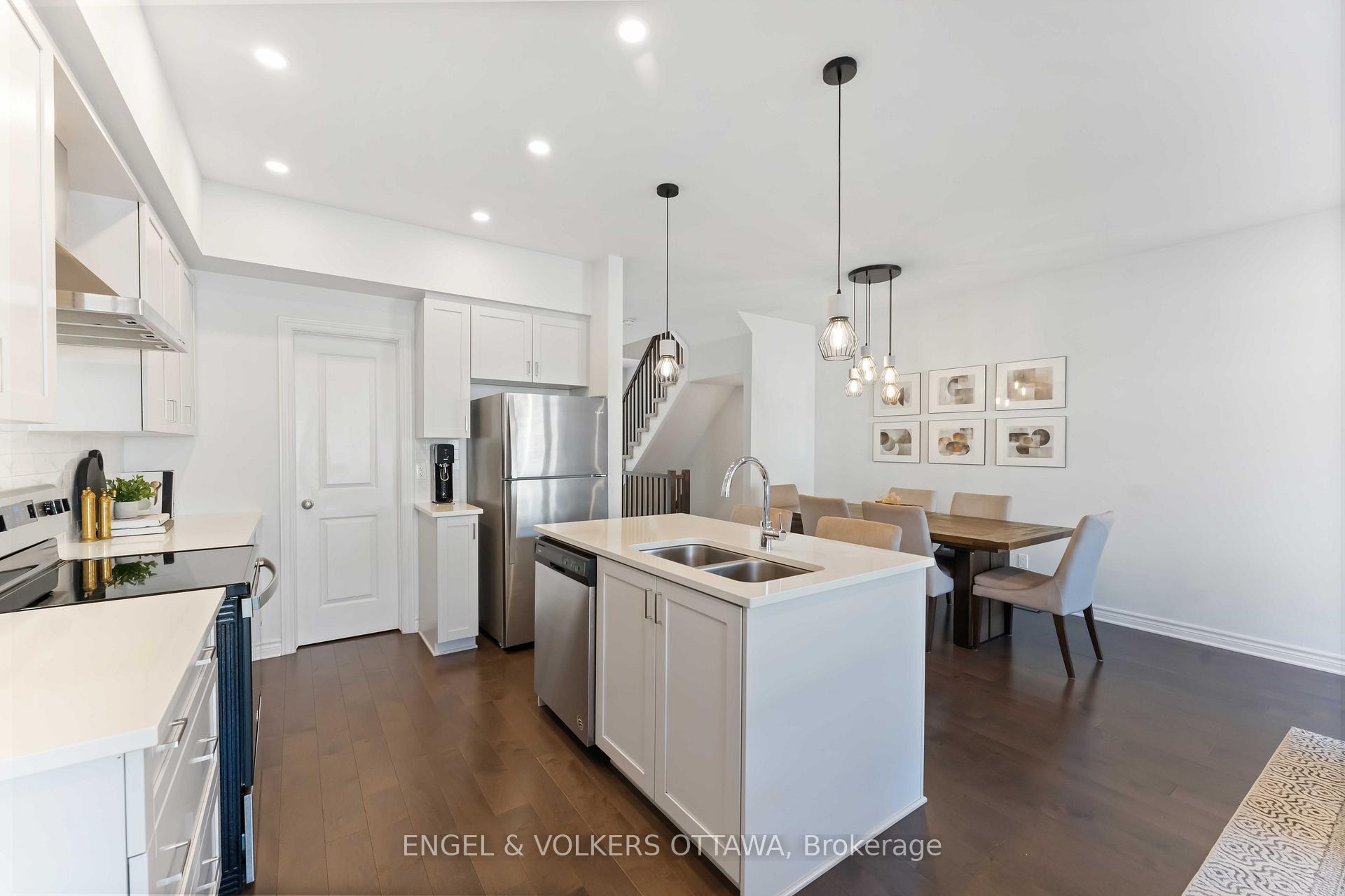 Photo 14 of 781 Cairn Crescent, Ottawa, Mer Bleue/Bradley Estates/Anderson Park — HOMEH