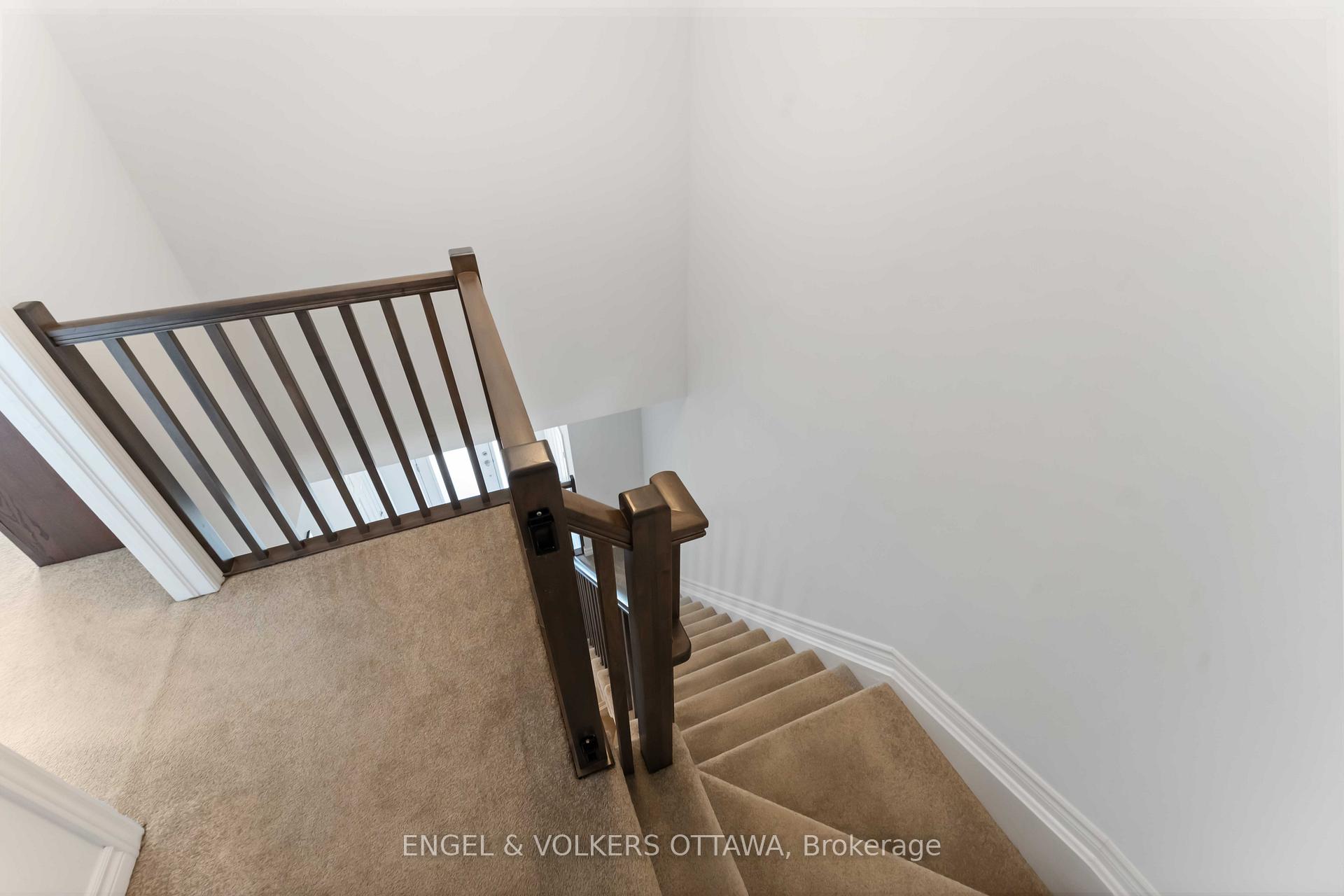 Photo 18 of 781 Cairn Crescent, Ottawa, Mer Bleue/Bradley Estates/Anderson Park — HOMEH