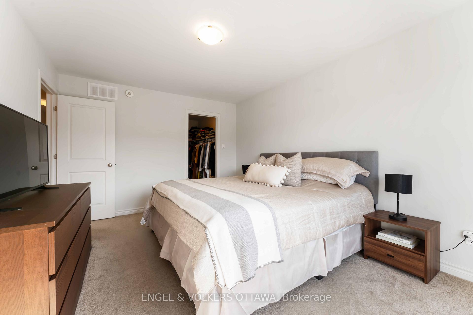 Photo 21 of 781 Cairn Crescent, Ottawa, Mer Bleue/Bradley Estates/Anderson Park — HOMEH