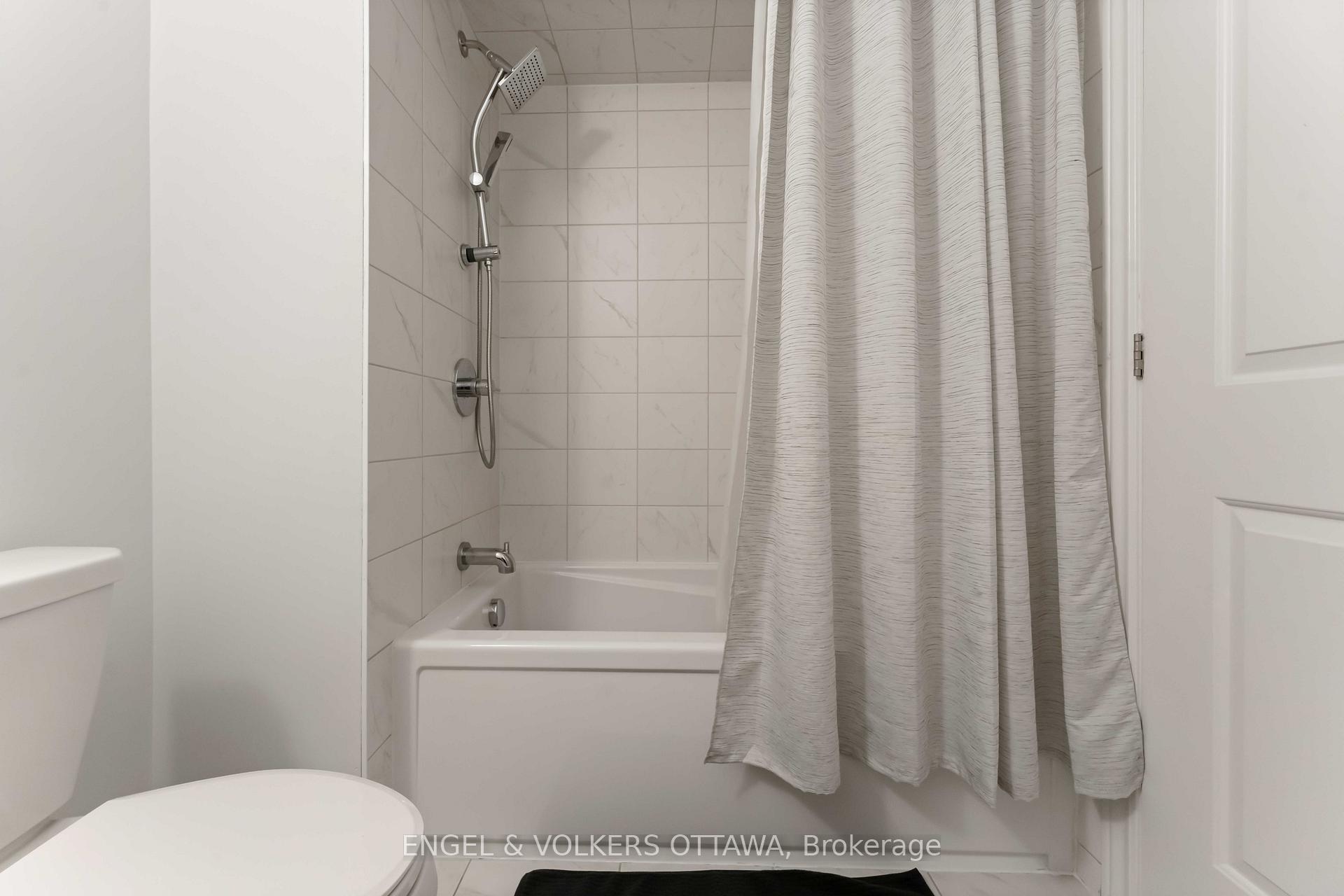 Photo 32 of 781 Cairn Crescent, Ottawa, Mer Bleue/Bradley Estates/Anderson Park — HOMEH
